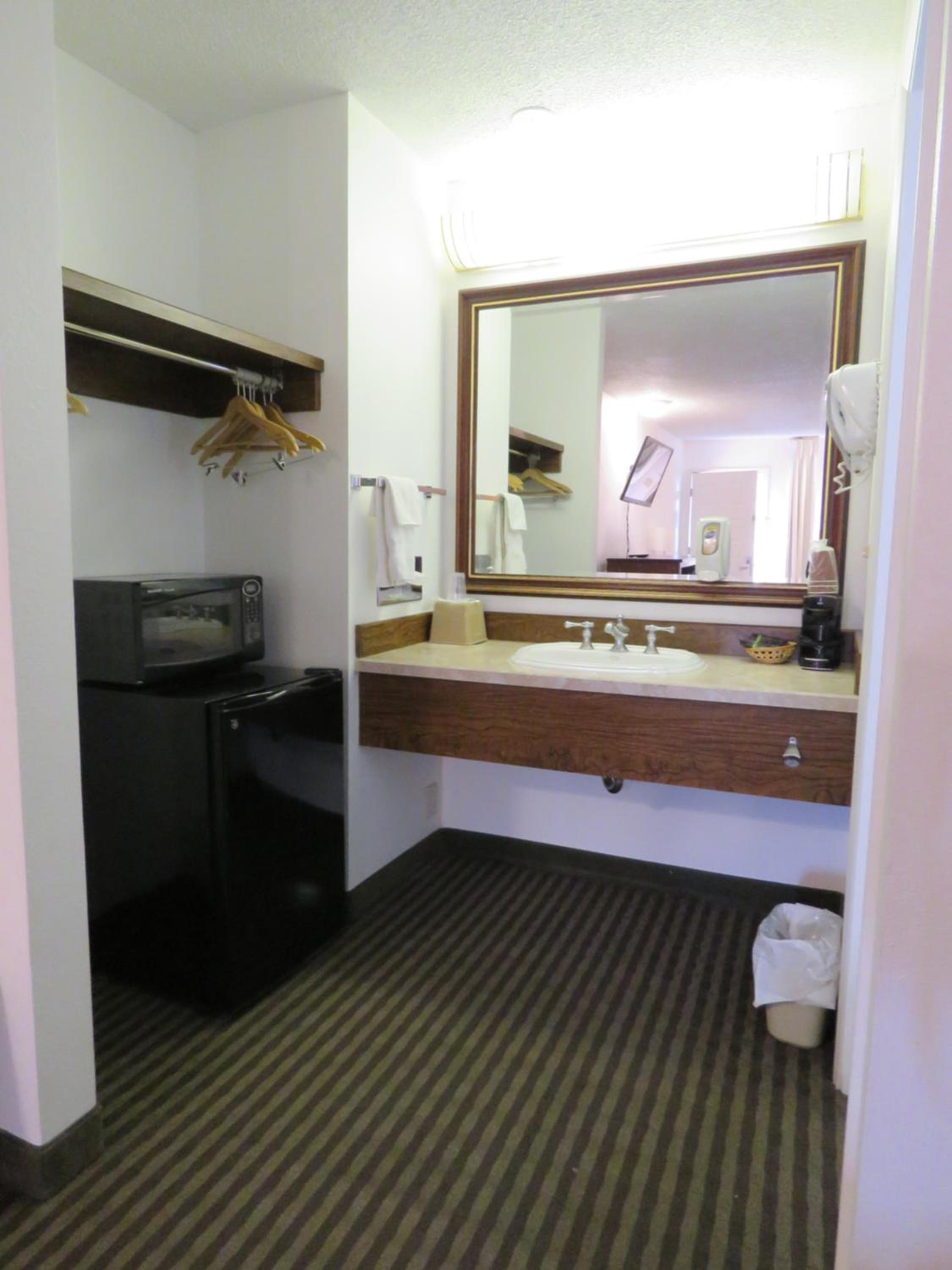 Elko Vacations - Thunderbird Motel - Property Image 2