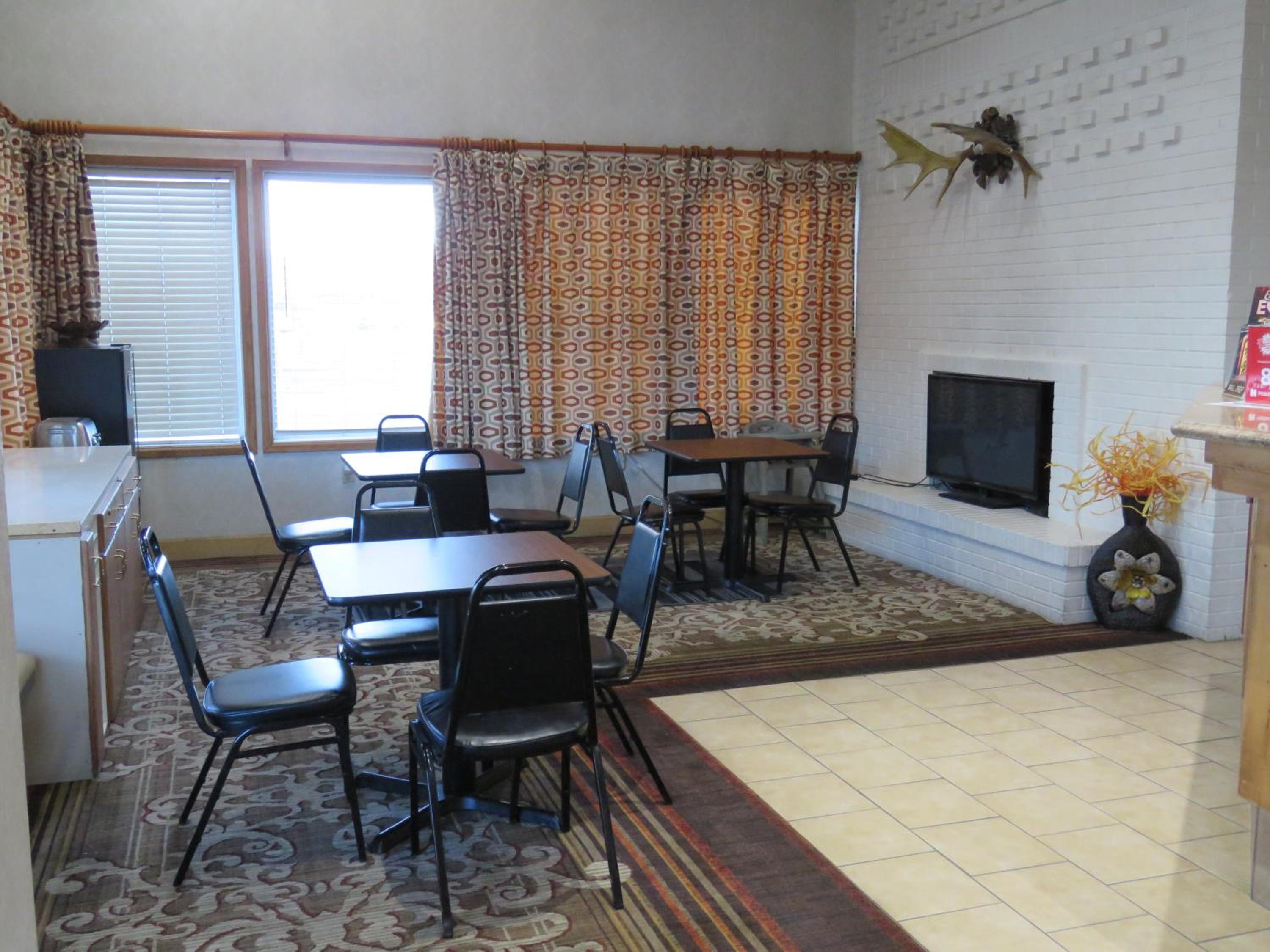 Elko Vacations - Thunderbird Motel - Property Image 4