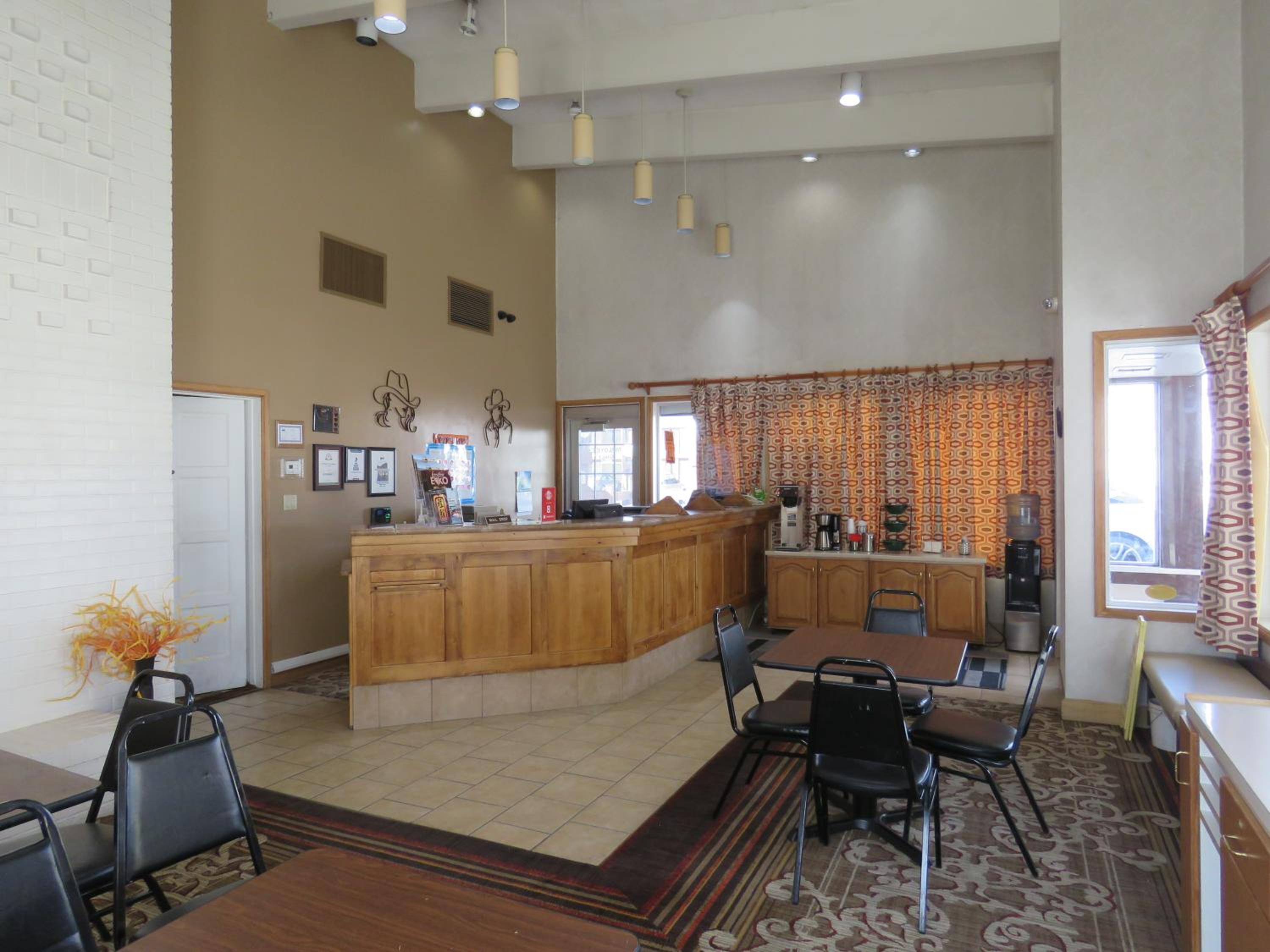 Elko Vacations - Thunderbird Motel - Property Image 11