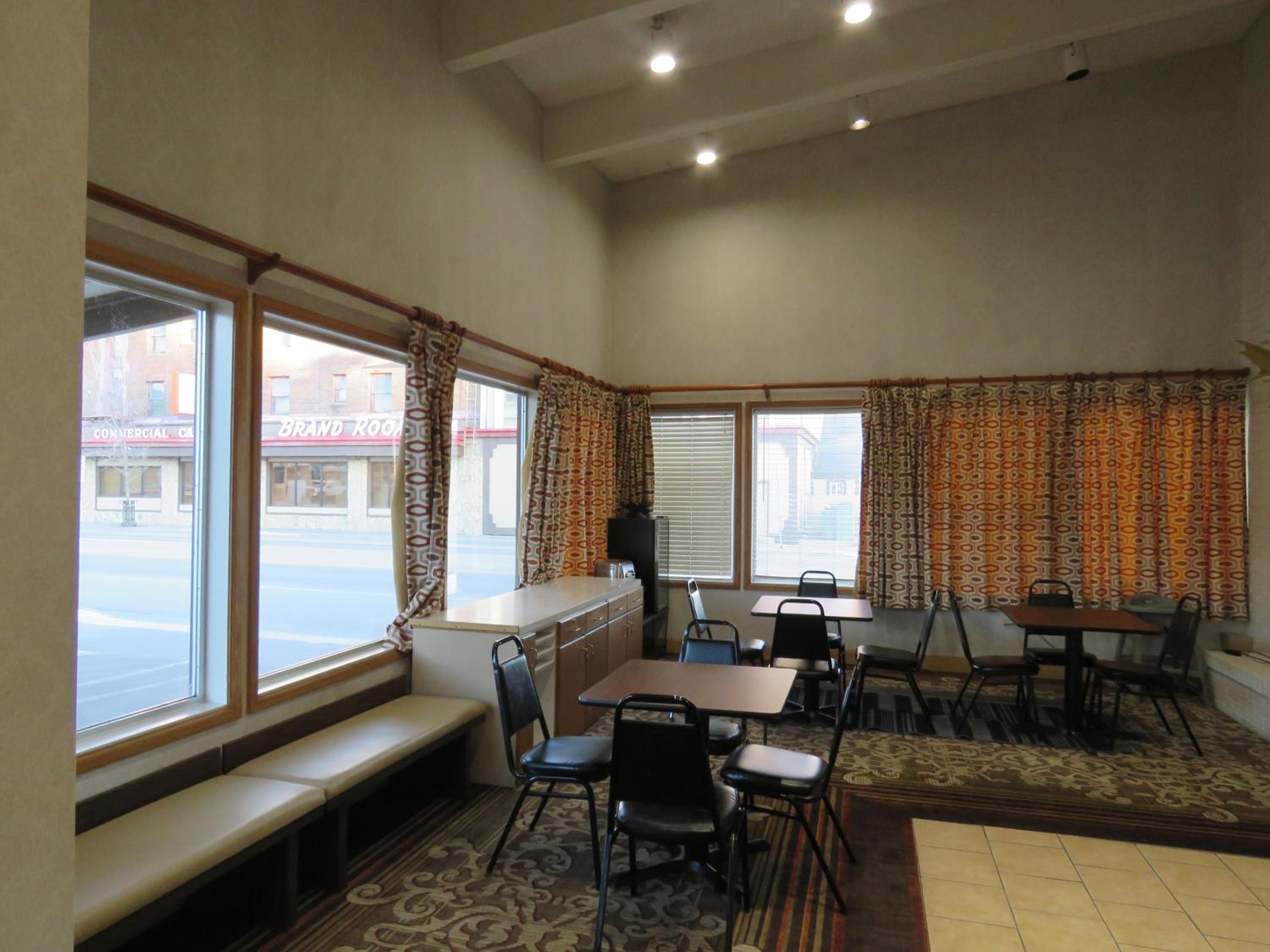 Elko Vacations - Thunderbird Motel - Property Image 9