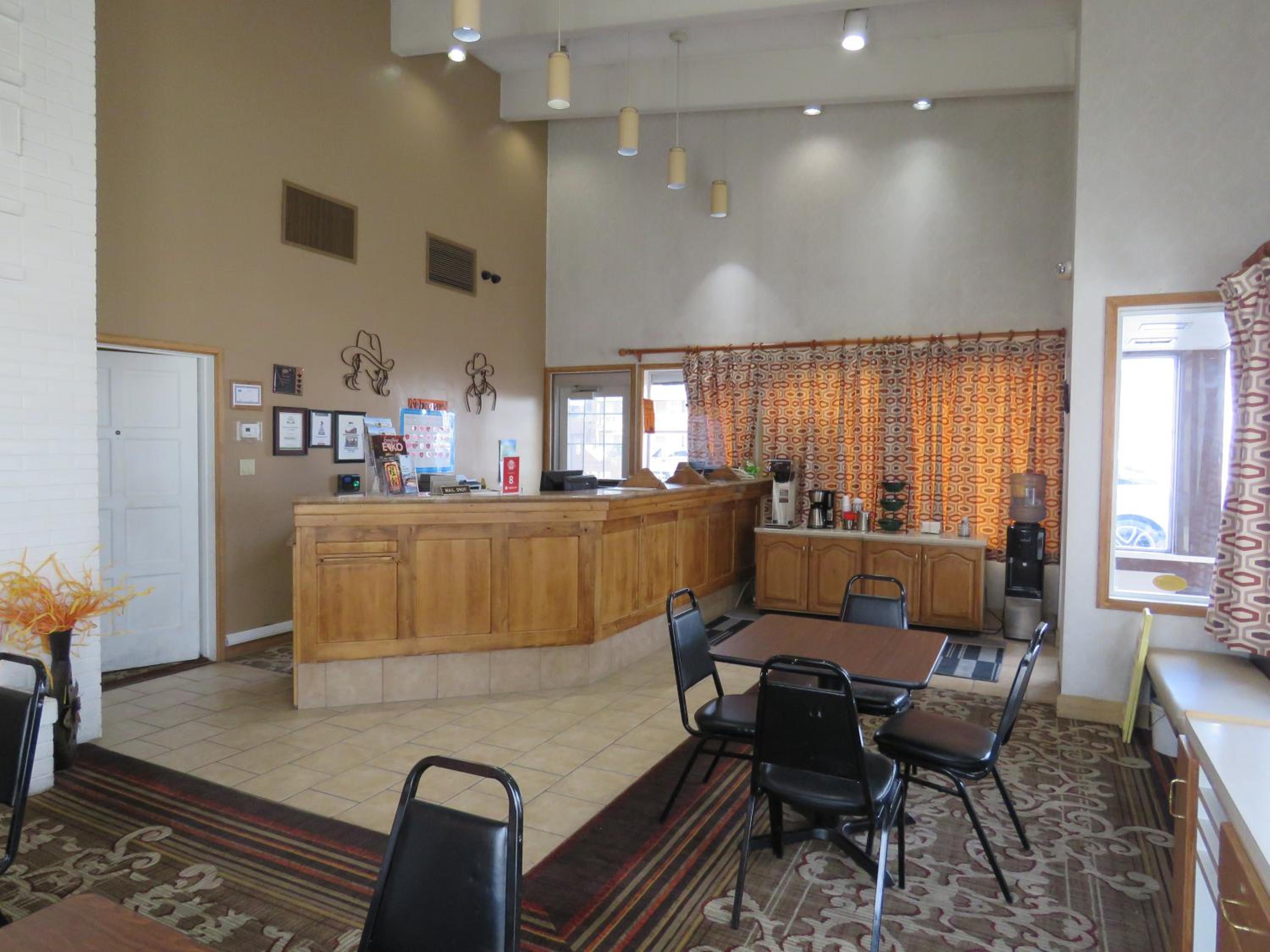 Elko Vacations - Thunderbird Motel - Property Image 1