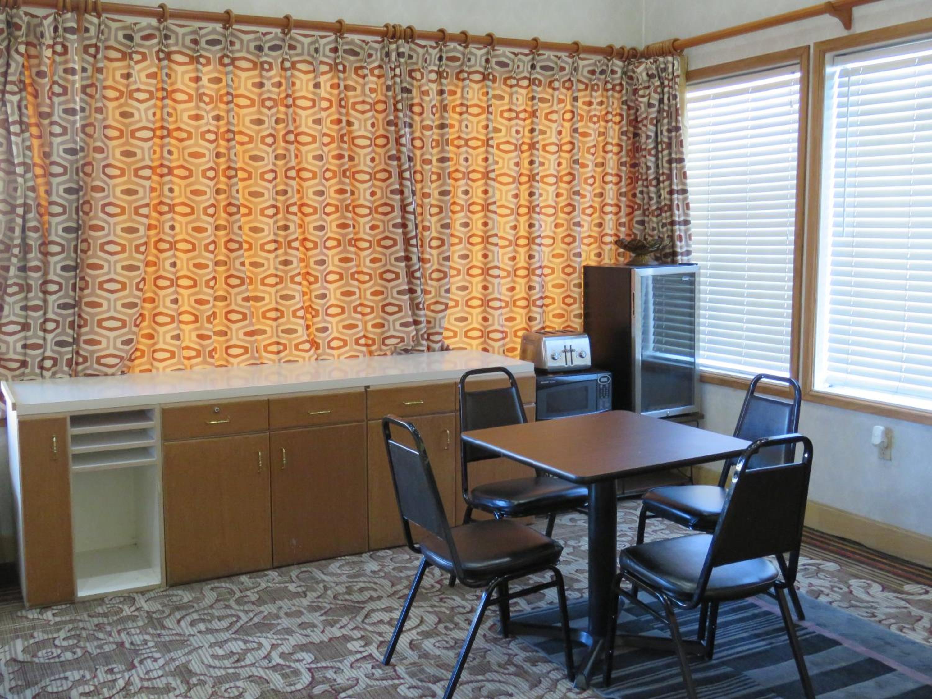 Elko Vacations - Thunderbird Motel - Property Image 35