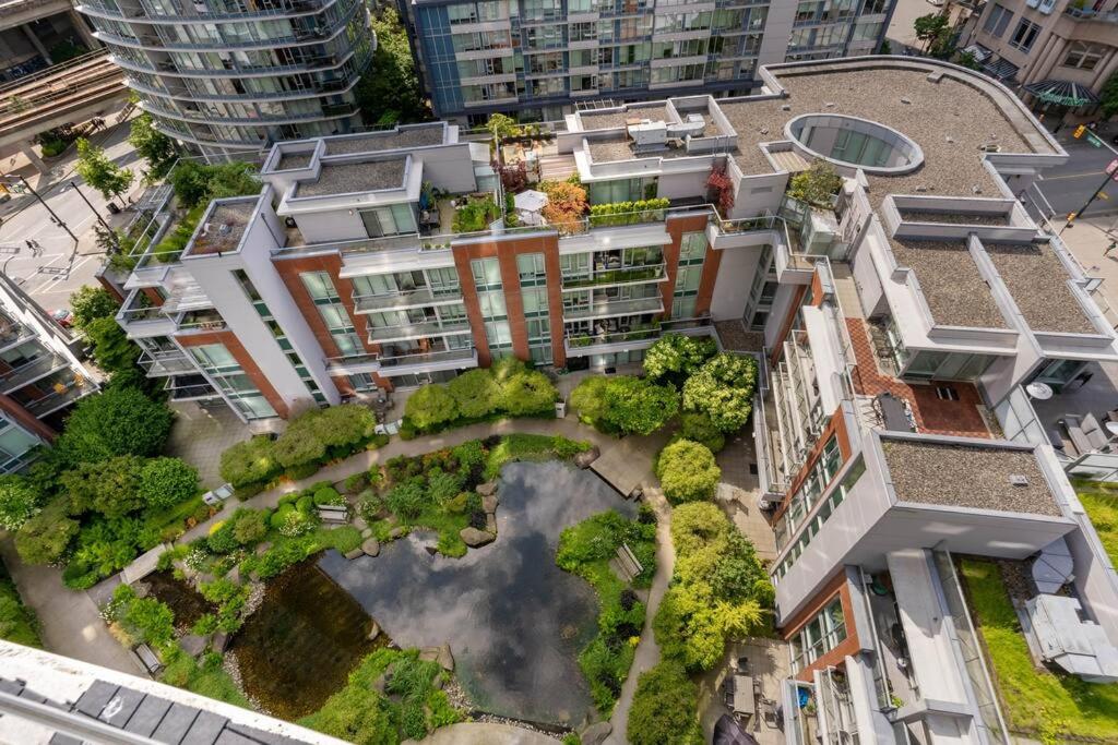 Downtown King Suite-Surround Views-Pool/Gym/Parkng