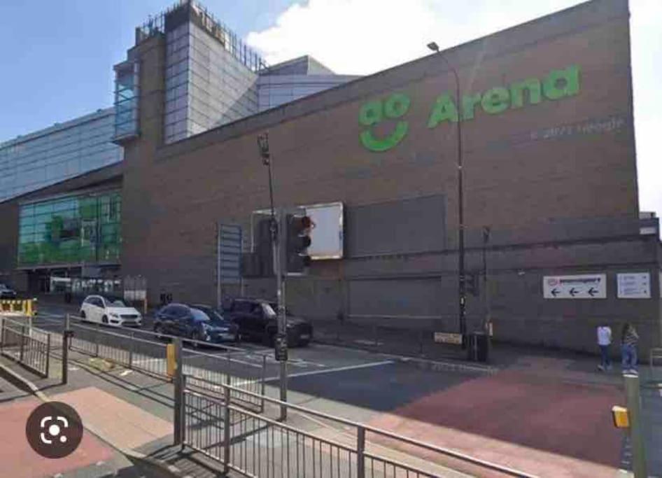 Fantastic 1 Bedroom Basement flat with free parking