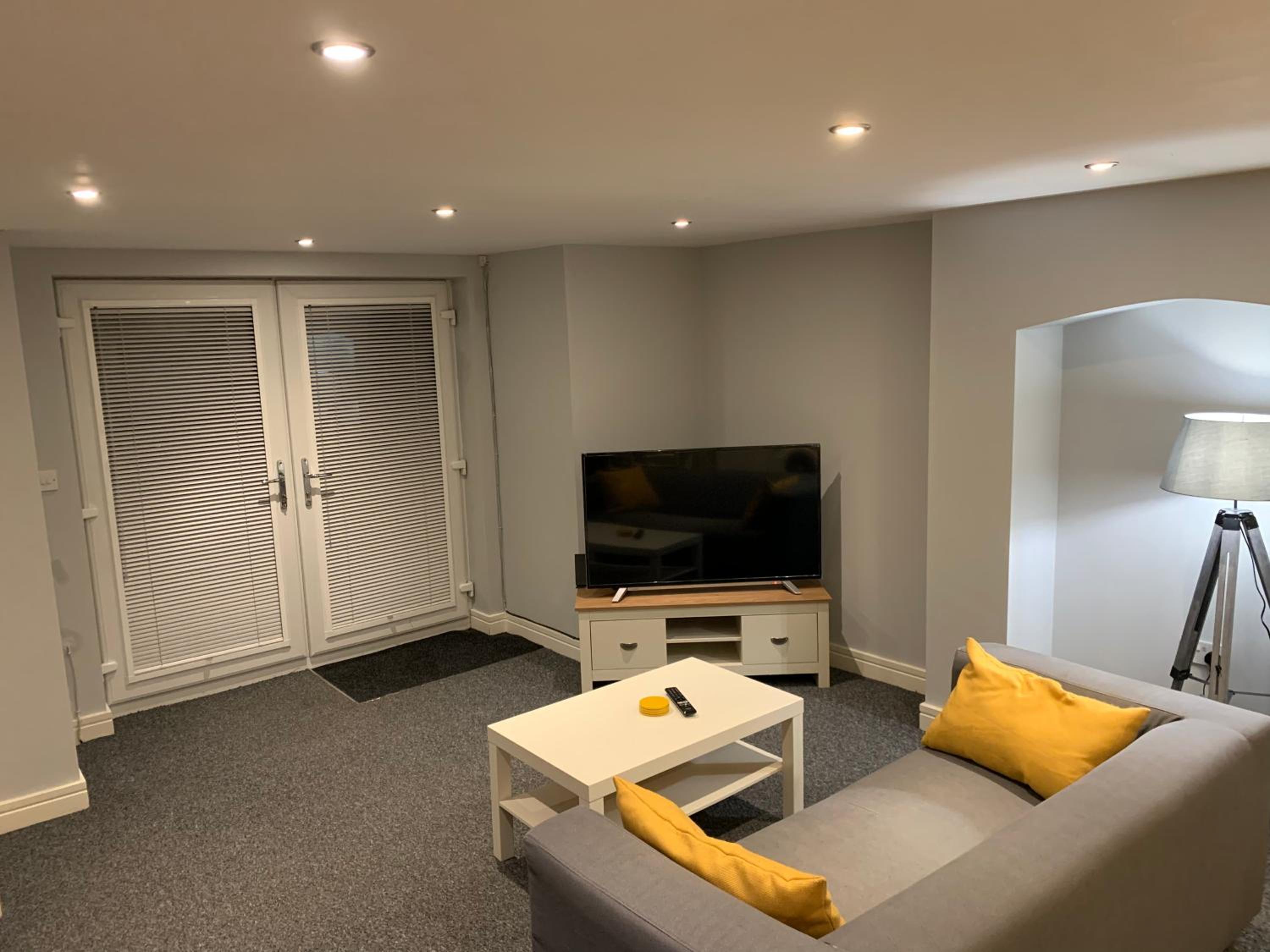 Fantastic 1 Bedroom Basement flat with free parking