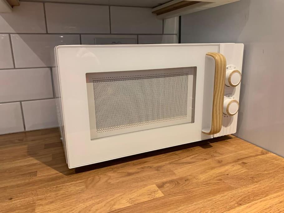 Fantastic 1 Bedroom Basement flat with free parking