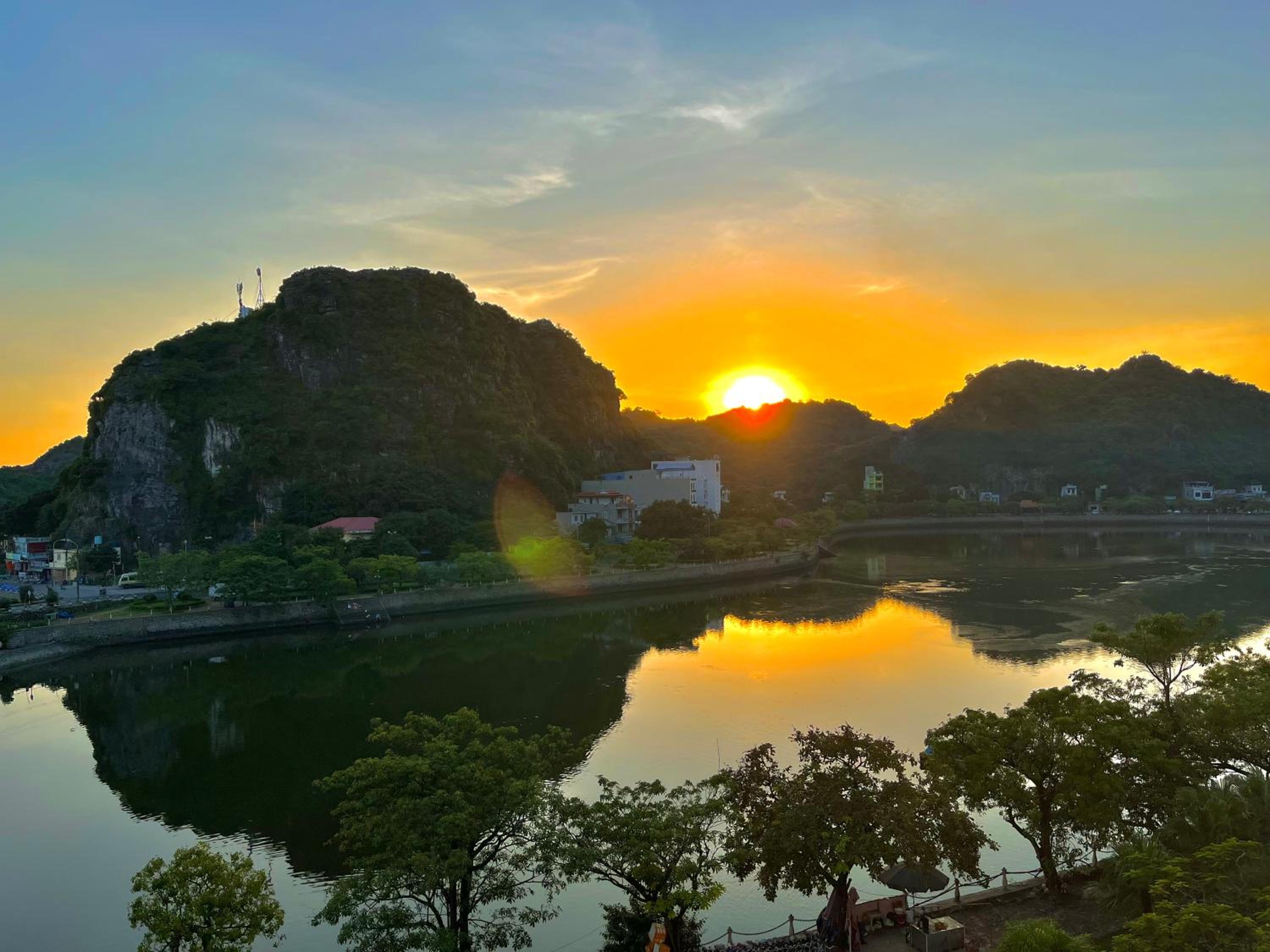 CAT BA ROSALIA HOTEL