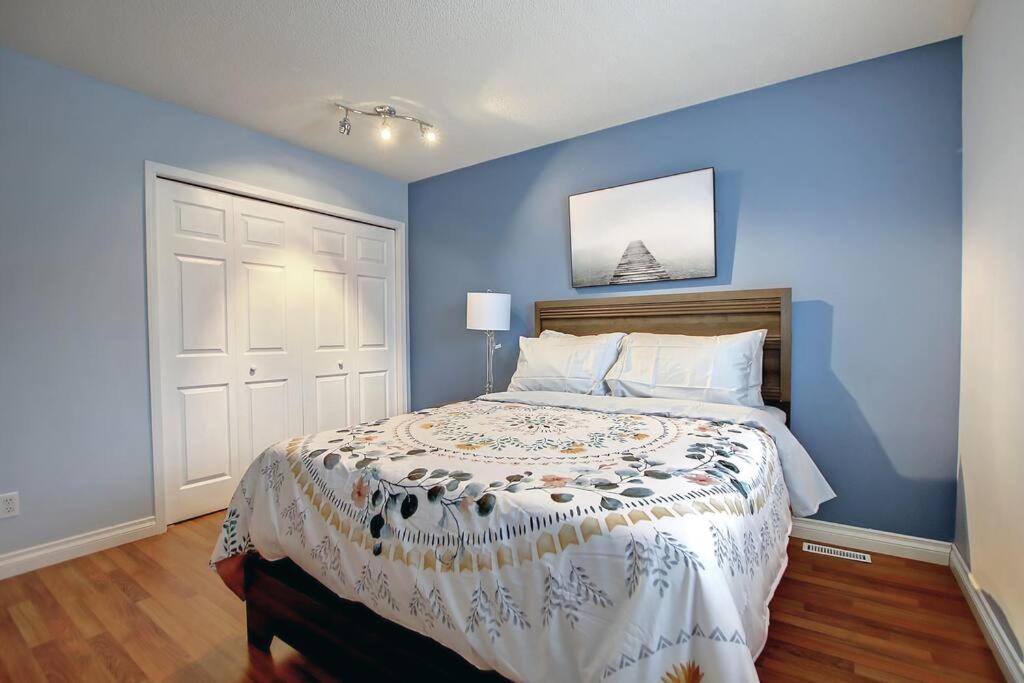 LOVELY 6BDR HOME, 3BTHS, AC, SLEEPS 12, MINS TO DT