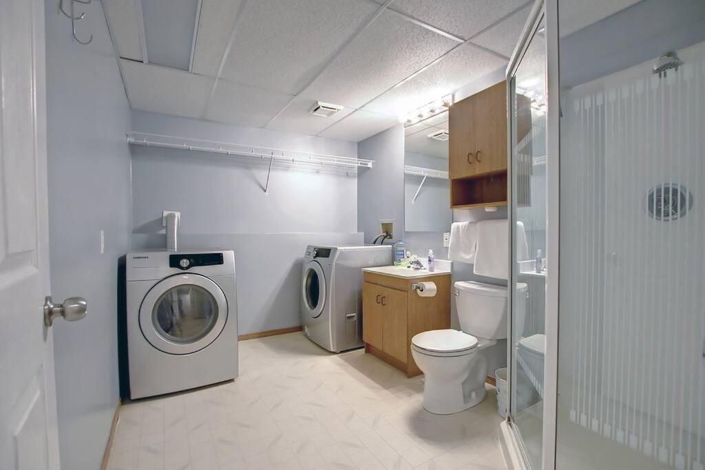LOVELY 6BDR HOME, 3BTHS, AC, SLEEPS 12, MINS TO DT