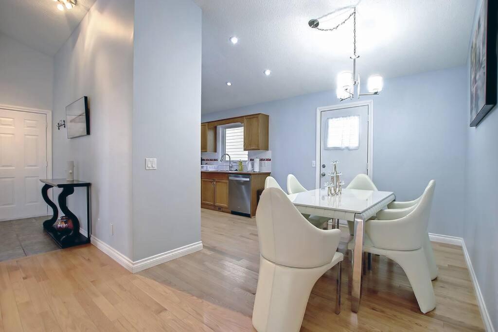 LOVELY 6BDR HOME, 3BTHS, AC, SLEEPS 12, MINS TO DT