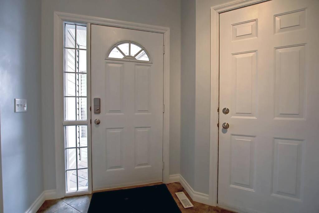 LOVELY 6BDR HOME, 3BTHS, AC, SLEEPS 12, MINS TO DT