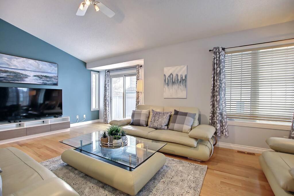 LOVELY 6BDR HOME, 3BTHS, AC, SLEEPS 12, MINS TO DT