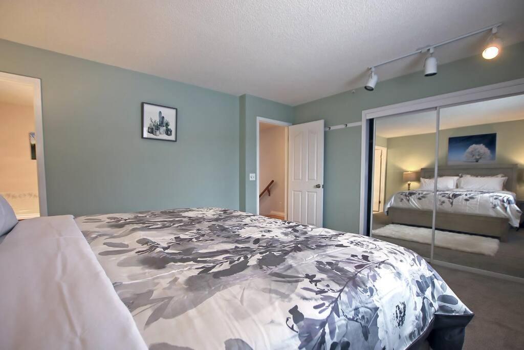LOVELY 6BDR HOME, 3BTHS, AC, SLEEPS 12, MINS TO DT