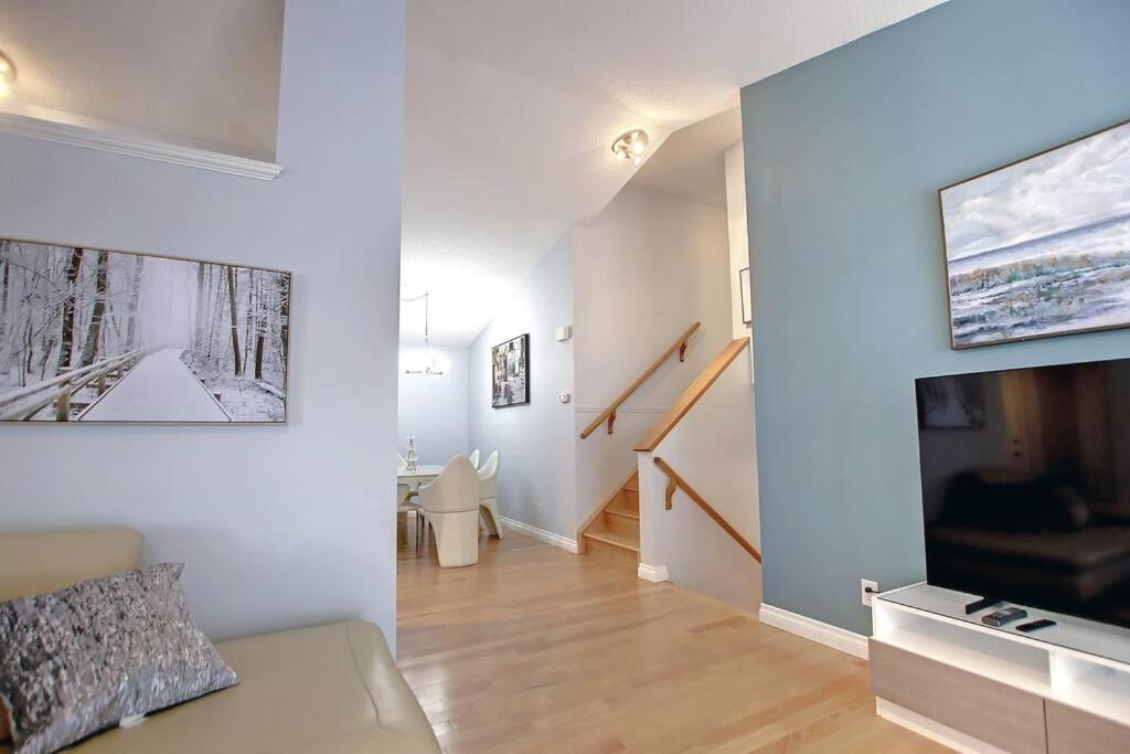 LOVELY 6BDR HOME, 3BTHS, AC, SLEEPS 12, MINS TO DT