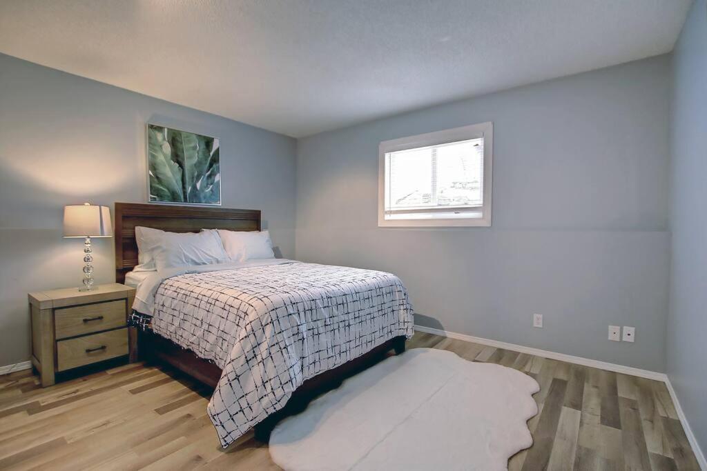 LOVELY 6BDR HOME, 3BTHS, AC, SLEEPS 12, MINS TO DT
