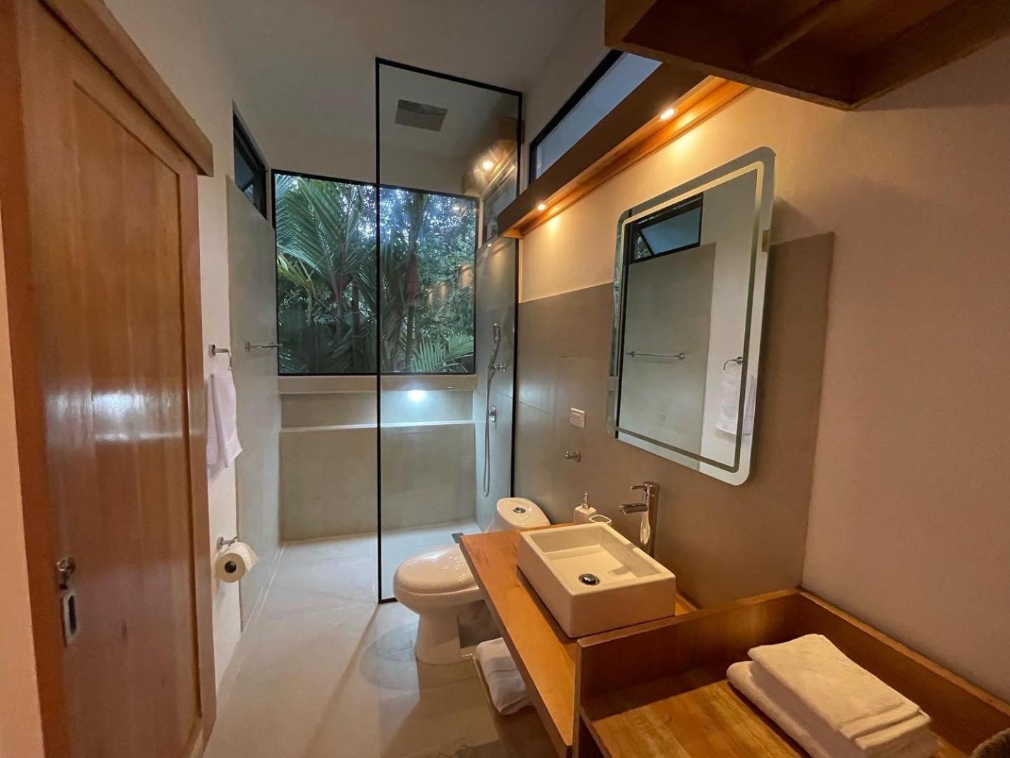 Caribbean Irie - charming, luxurious bungalow in nature with AC & fiber optic wifi