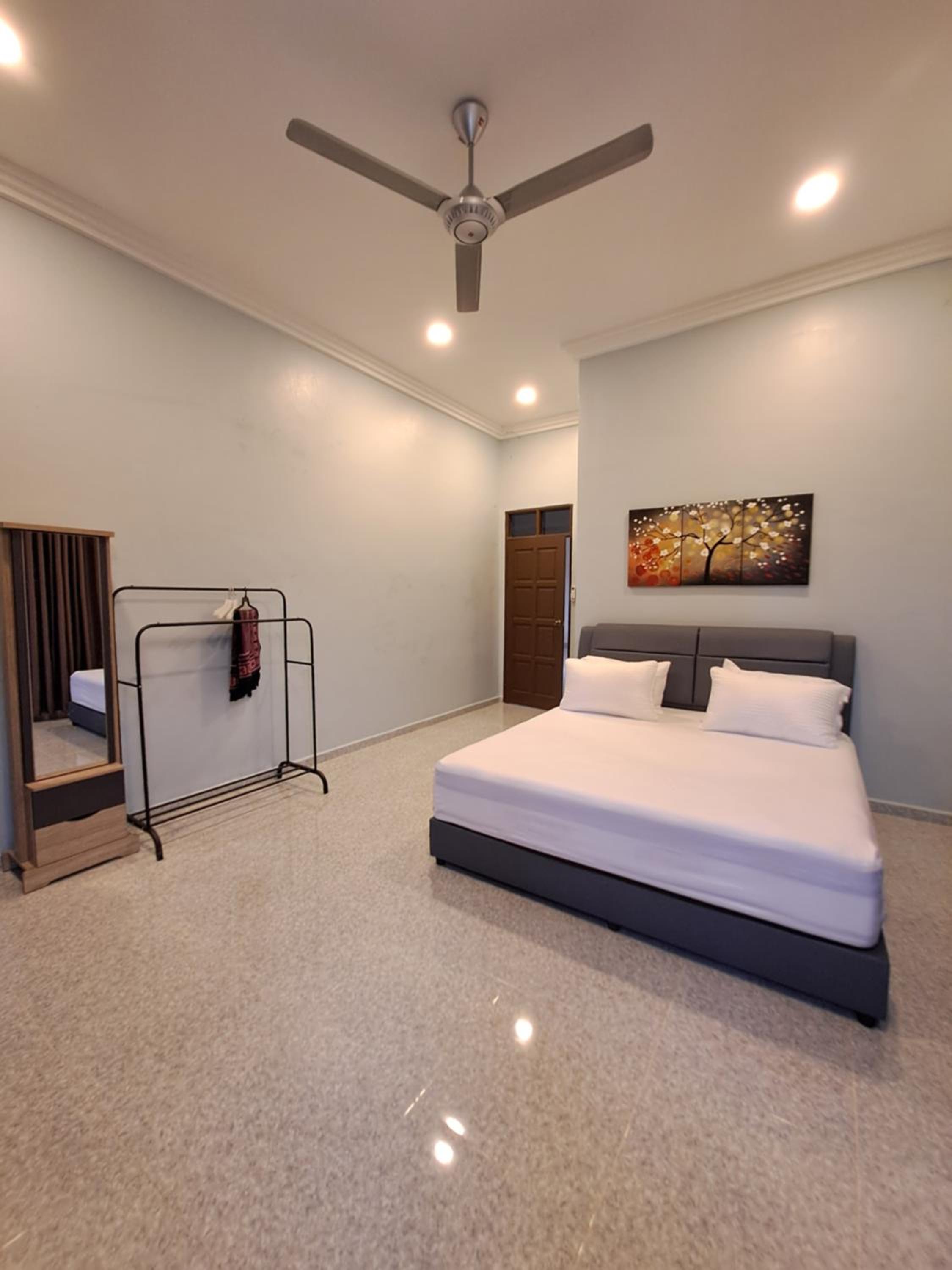 ZN Homestay Gong Badak photo 6