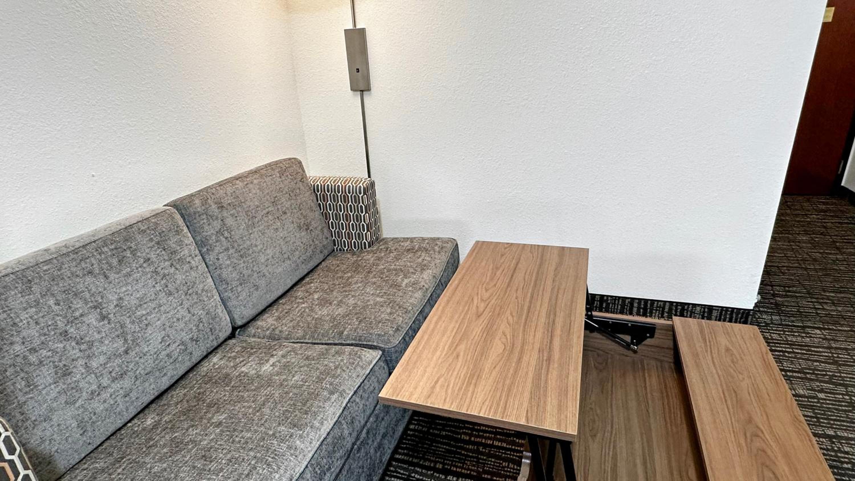 Estherville Hotel & Suites