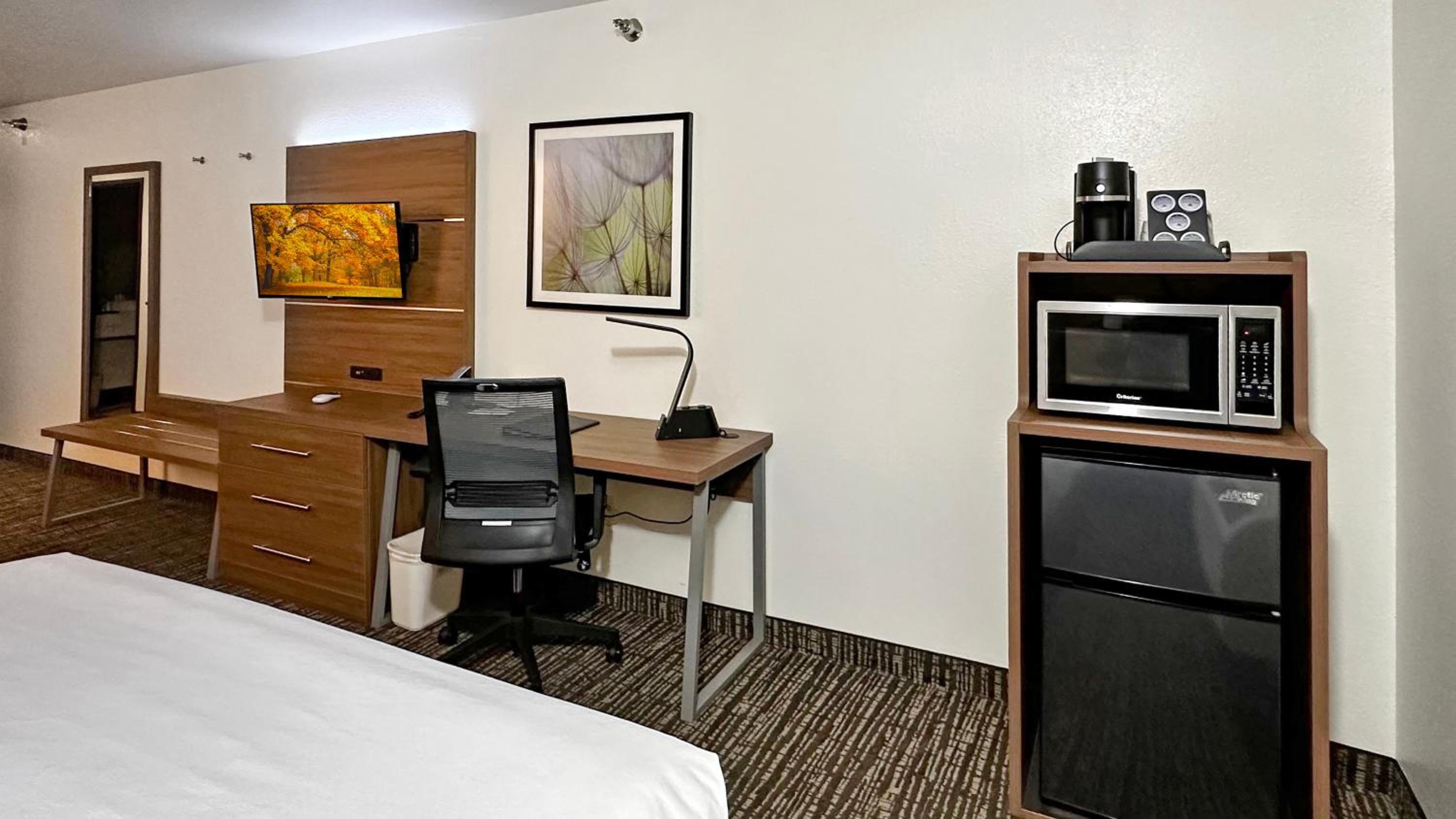 Estherville Hotel & Suites