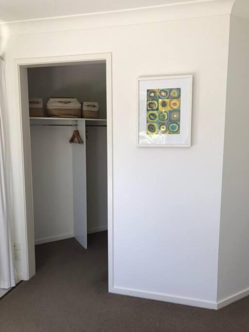 Beachfront Retreat - Ducted Air - Free Wifi