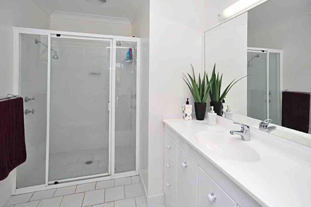 Beachfront Retreat - Ducted Air - Free Wifi