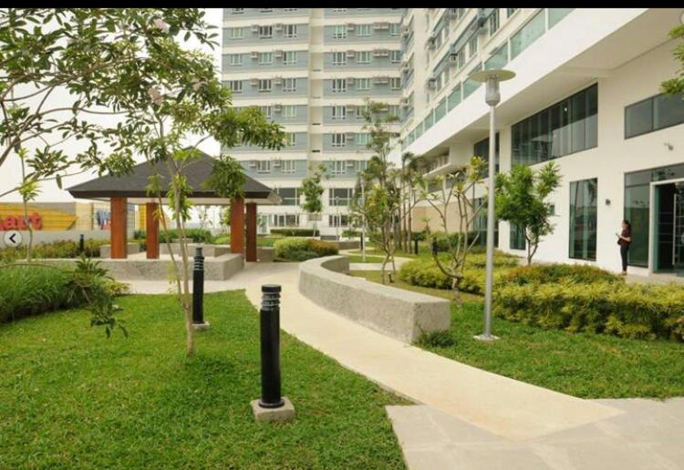 Beacon Makati Condo Free POOL Access FREE WIFI 100mbps & FREE Netflix
