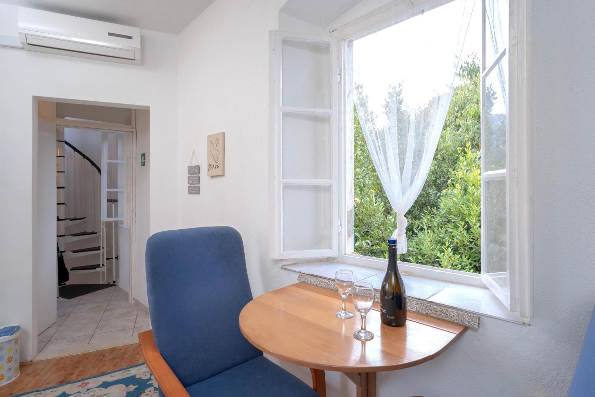 Apartman studio Stari Grad 2 view 3
