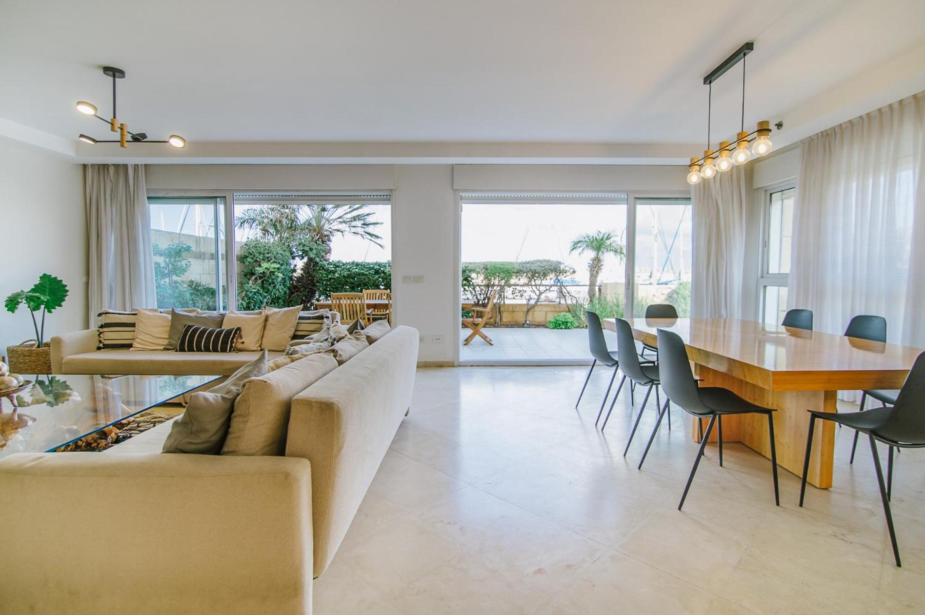 Marina Apartment by Olala Homes view 2