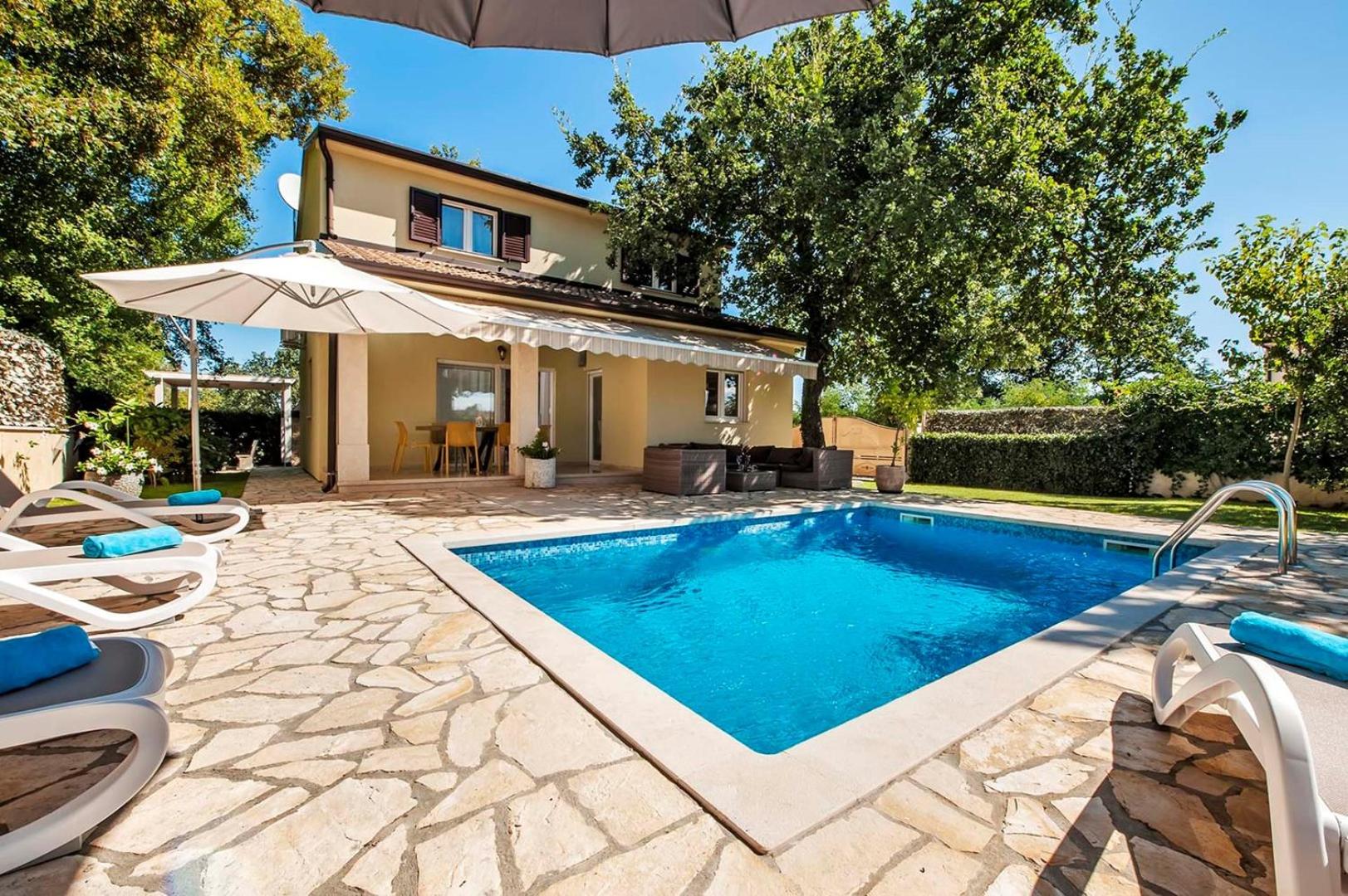 Villa Tina