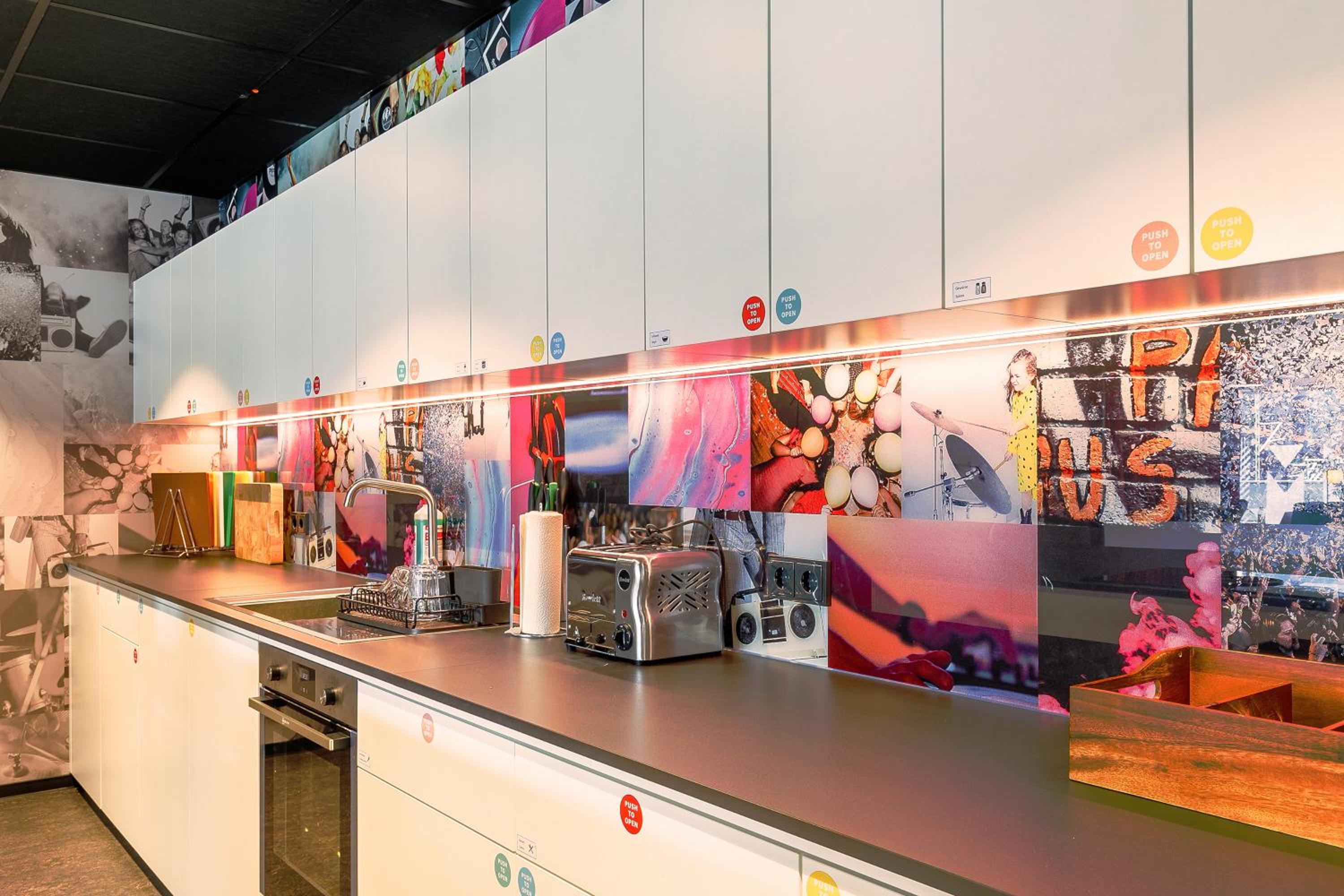 Dresden Vacations - MEININGER Hotel Dresden Zentrum - Property Image 8