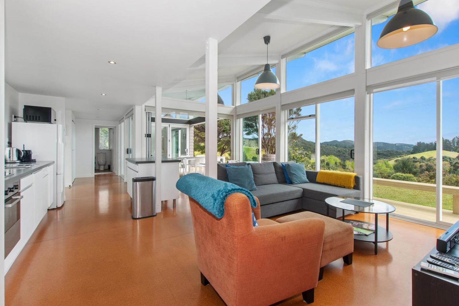 Paroa Bay Chalets - Te Whare Kereru view 5