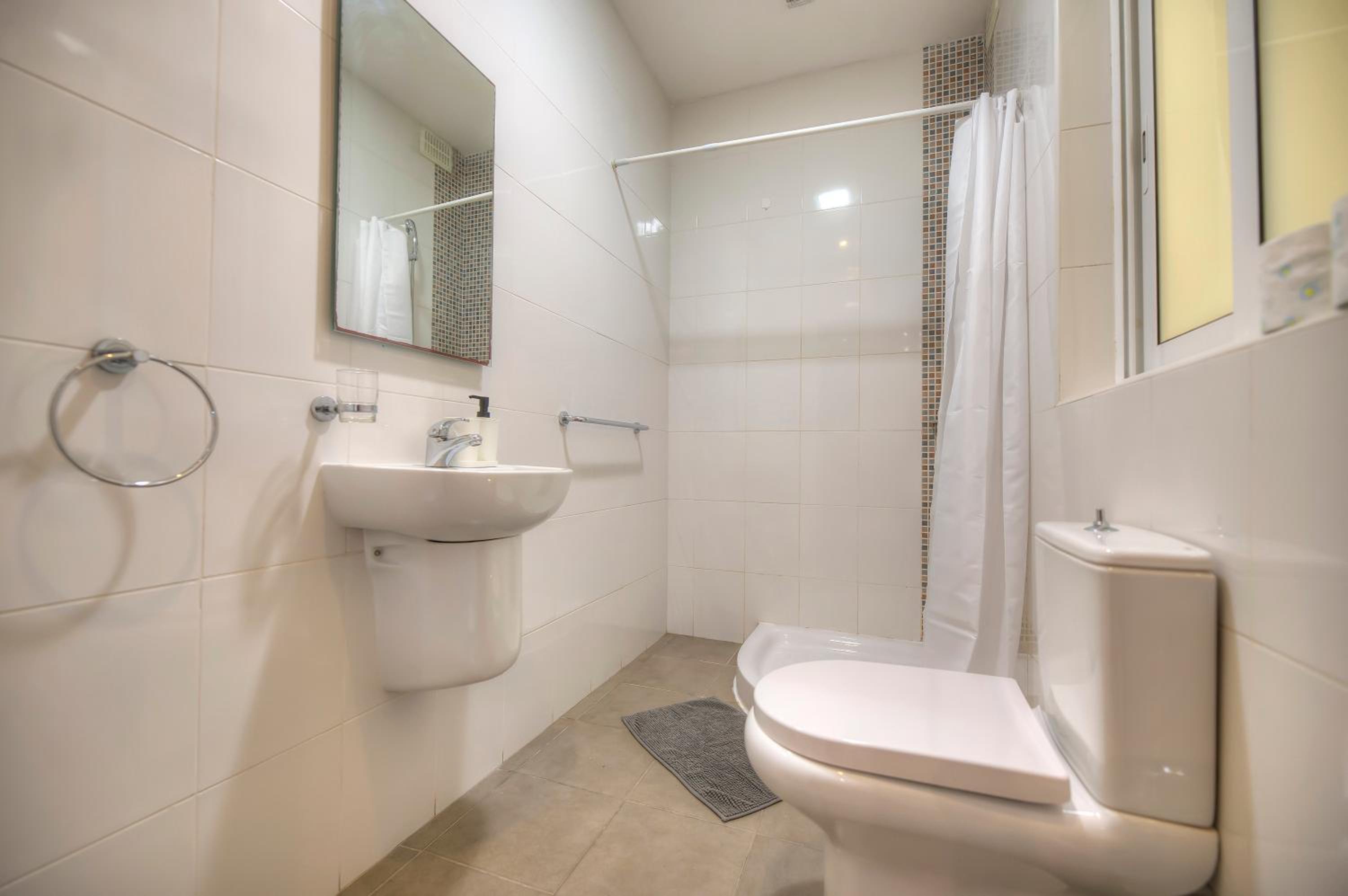 Bright & Large 2bedrooms in Sliema center MPOR1-1 view 2