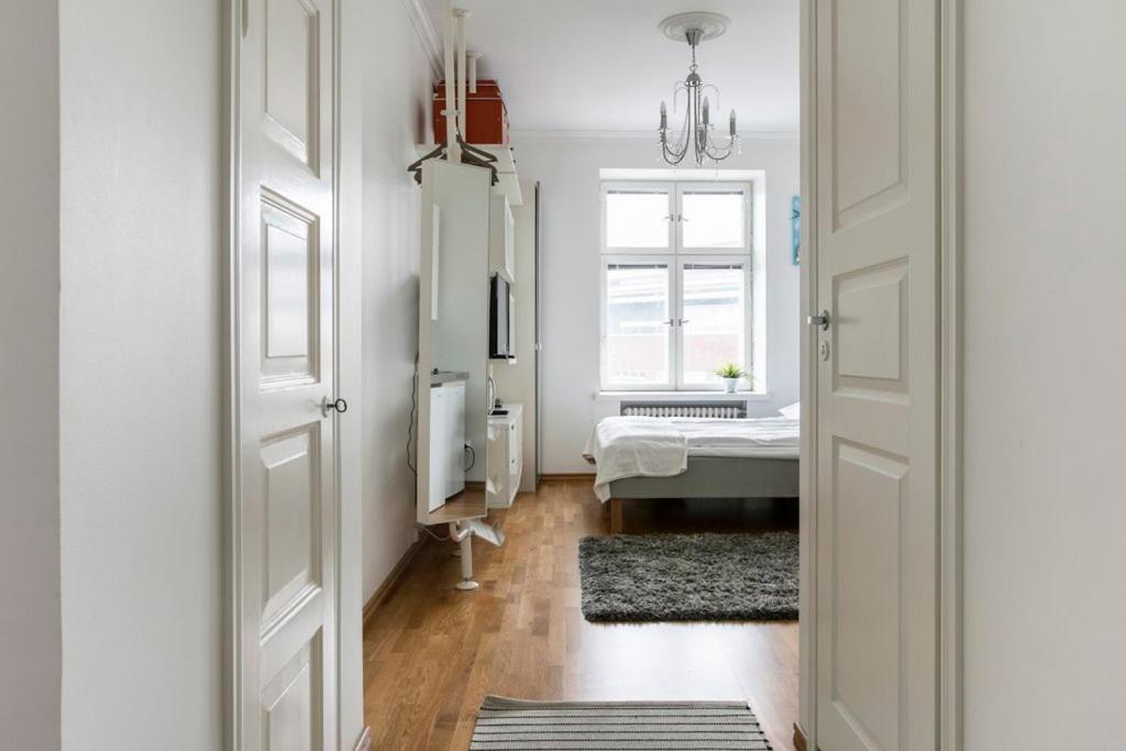 --2ndhomes Top Floor Studio in the Center of Kamppi--