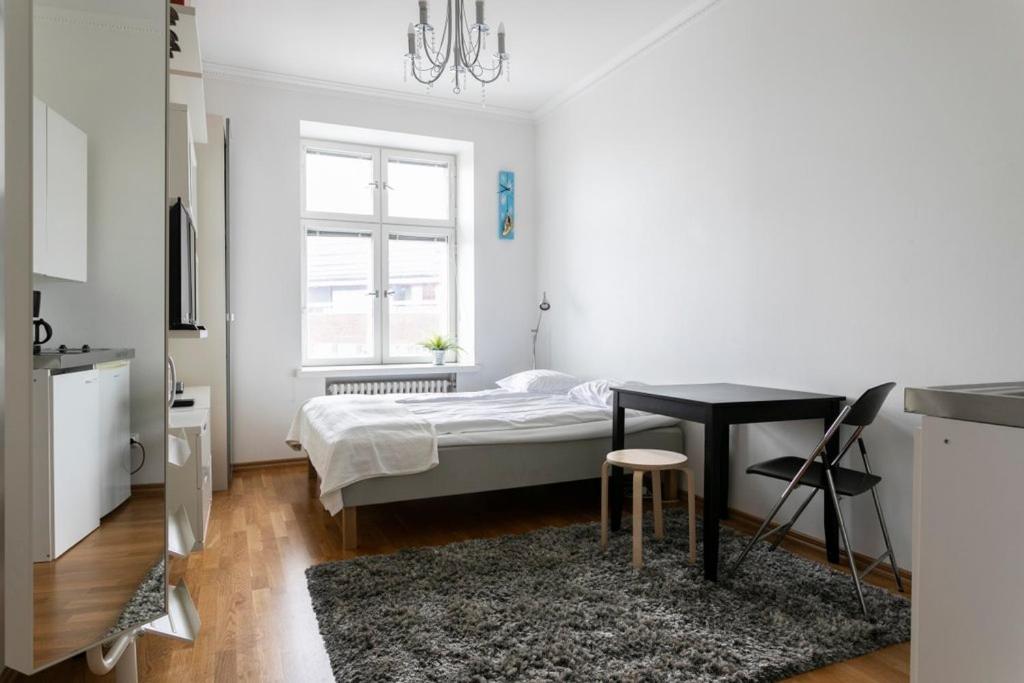 --2ndhomes Top Floor Studio in the Center of Kamppi--