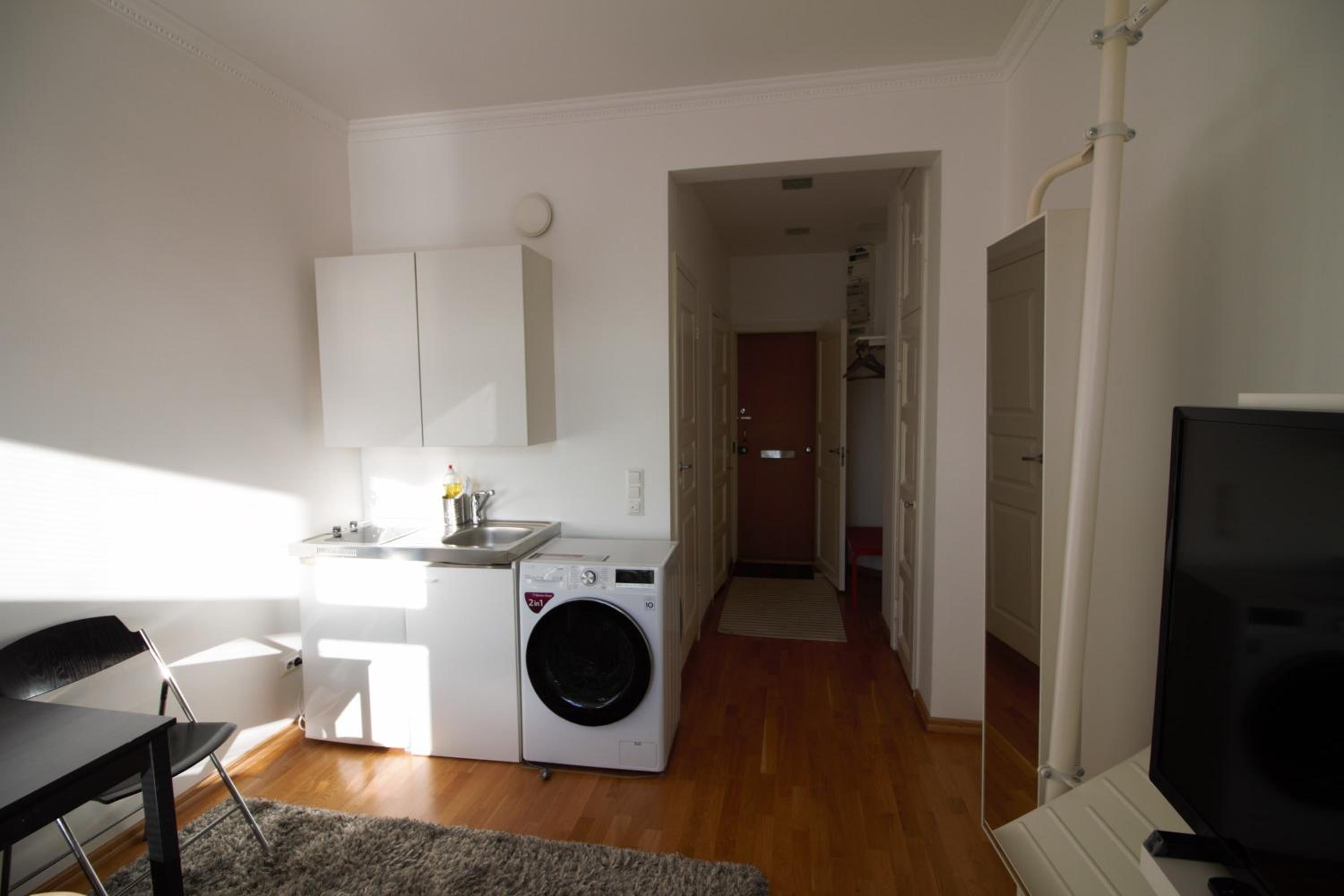 --2ndhomes Top Floor Studio in the Center of Kamppi--