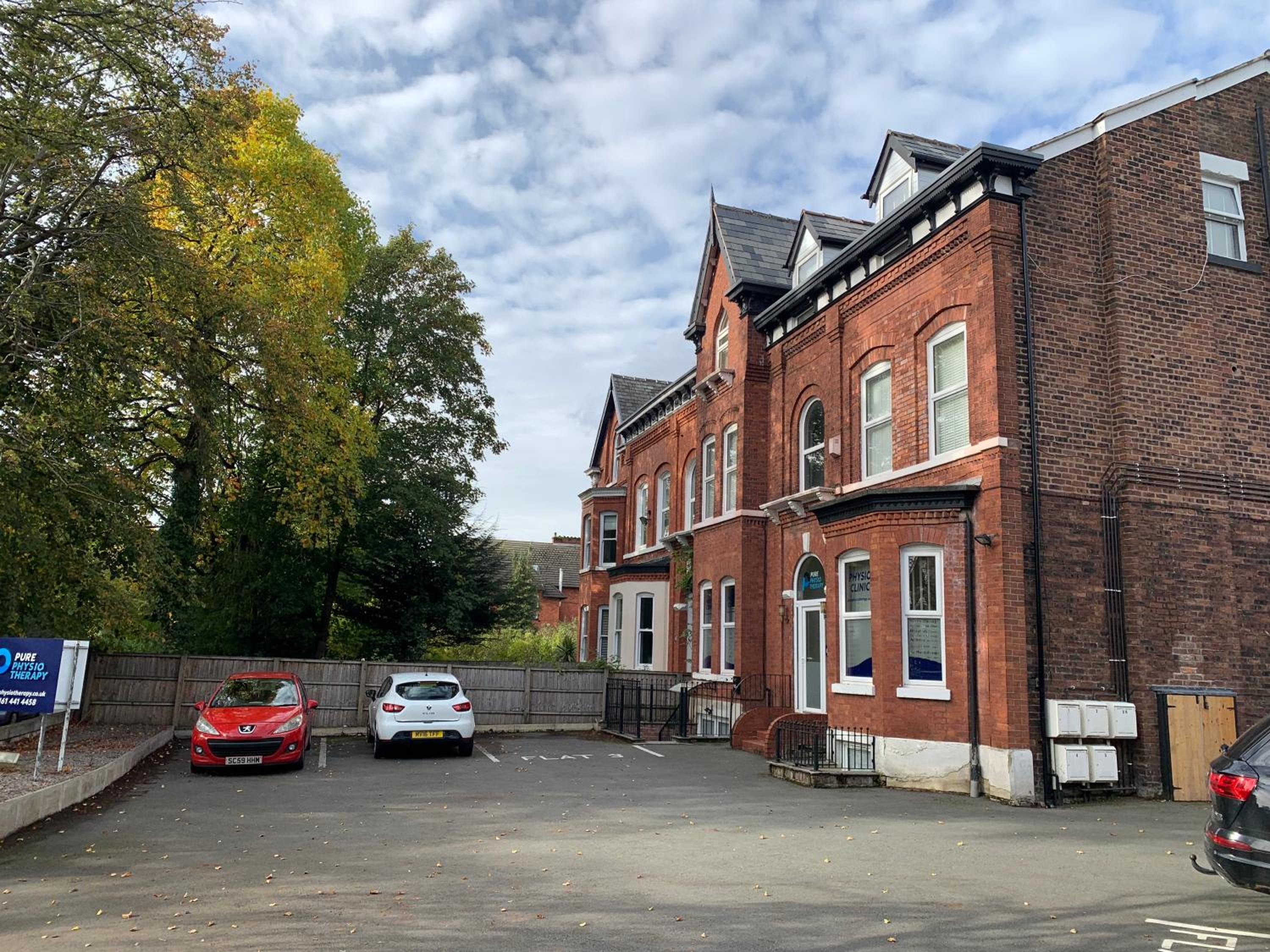 Fantastic 1 Bedroom Basement flat with free parking