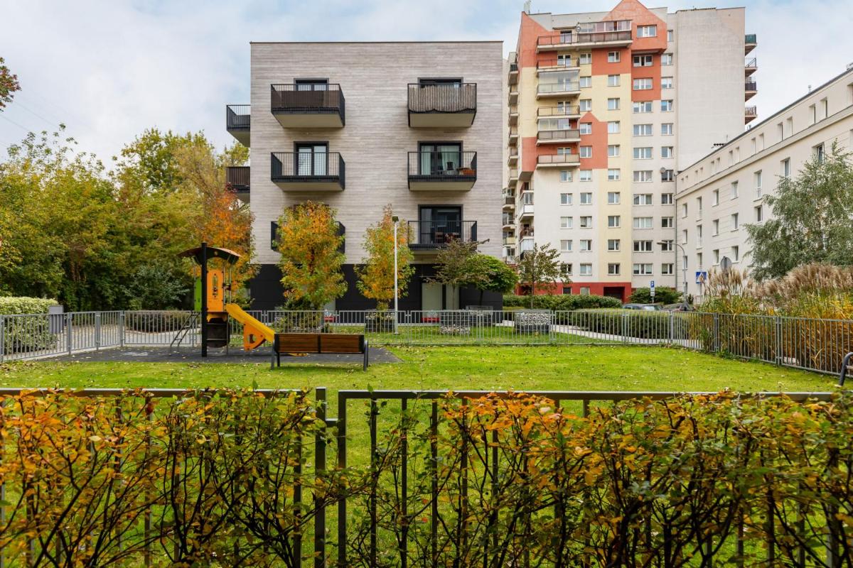 Warsaw Sokołowska One Bedroom Apartament by Renters view 2