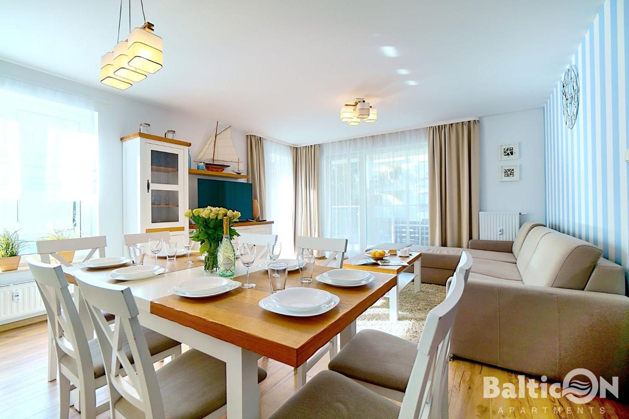 Apartamenty BalticON Polanki - Sauna, Fitness inclusive - Basen latem, Pool im Sommer