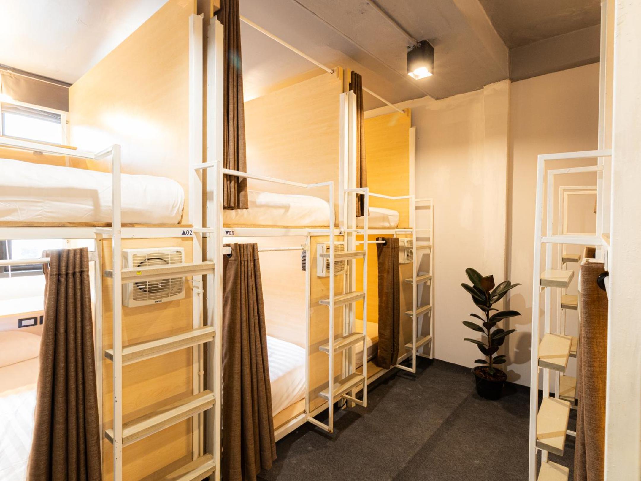 Khao San Social Capsule Hostel