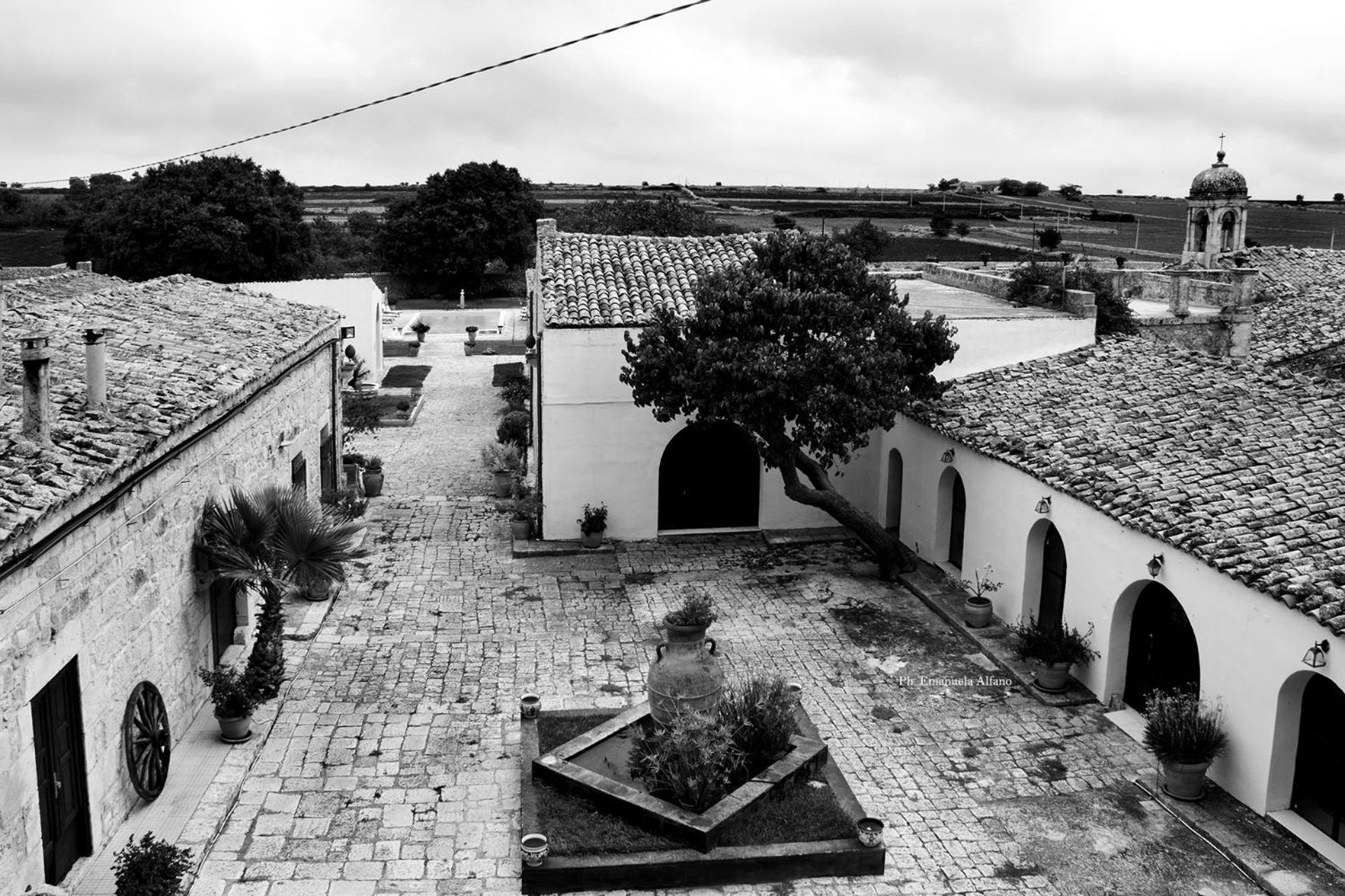 Villa Castiglione 1863 - The real Sicilian holiday view 4