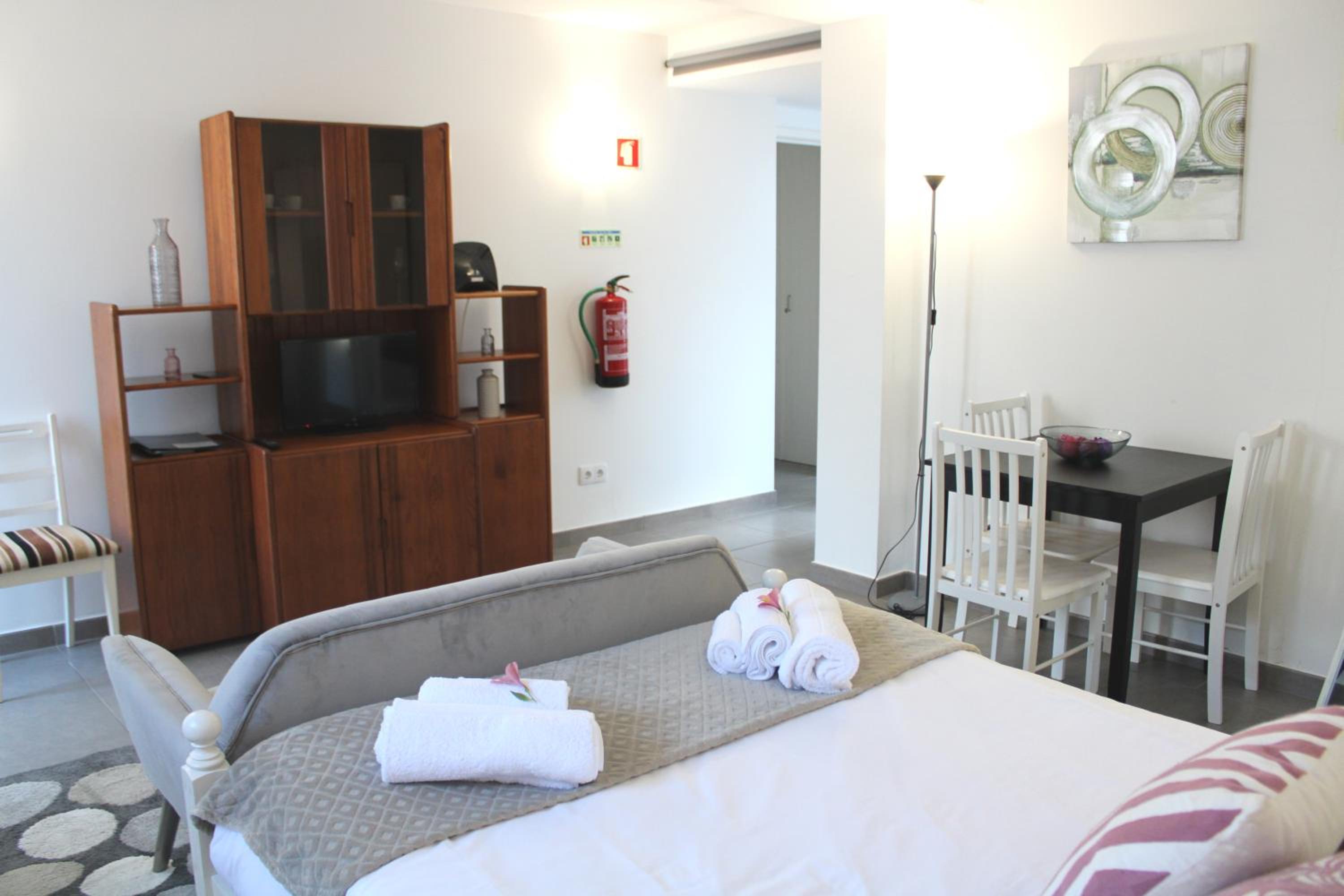Casa do Largo en Lagoa — hotel room