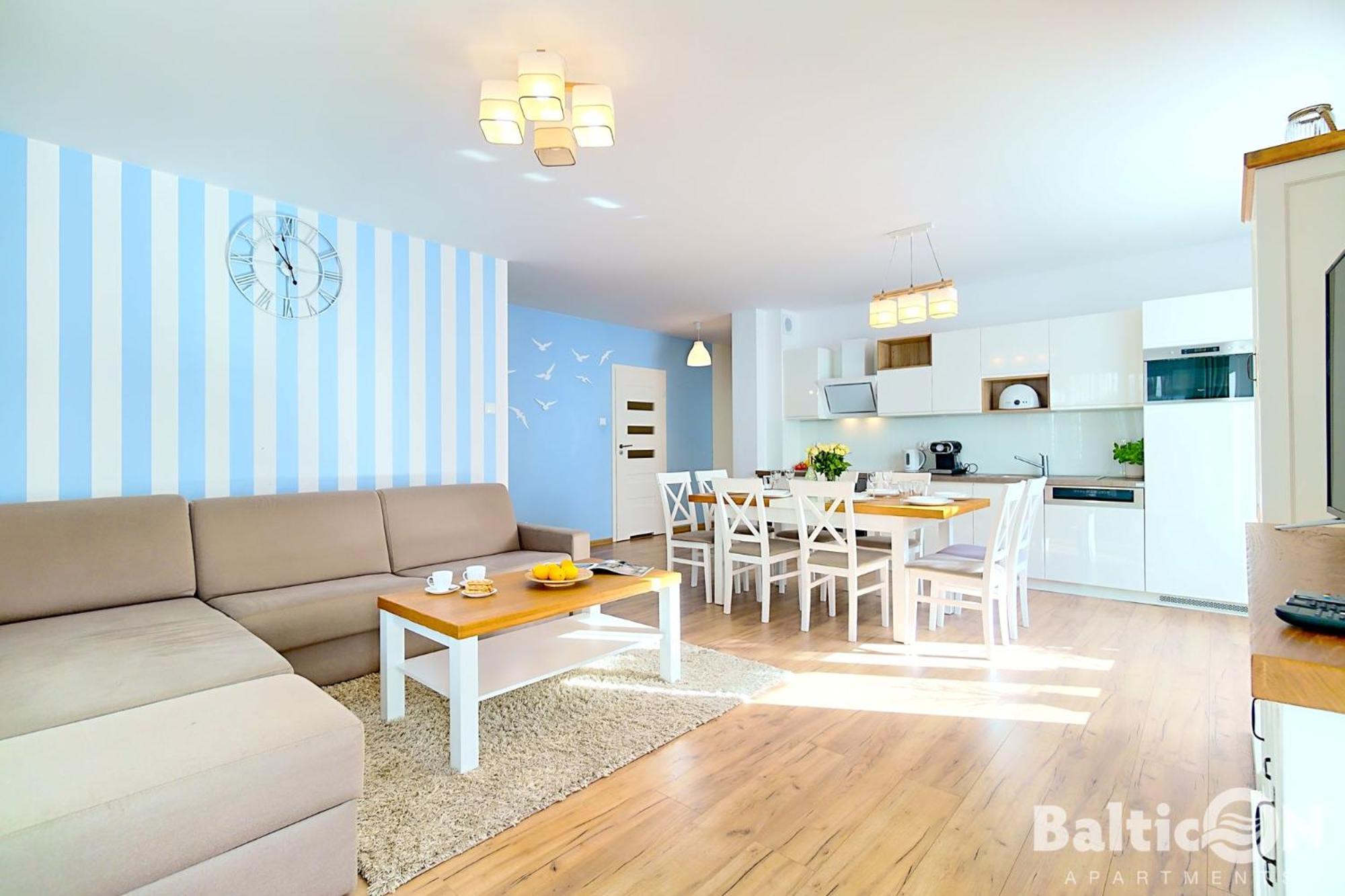 Apartamenty BalticON Polanki - Sauna, Fitness inclusive - Basen latem, Pool im Sommer