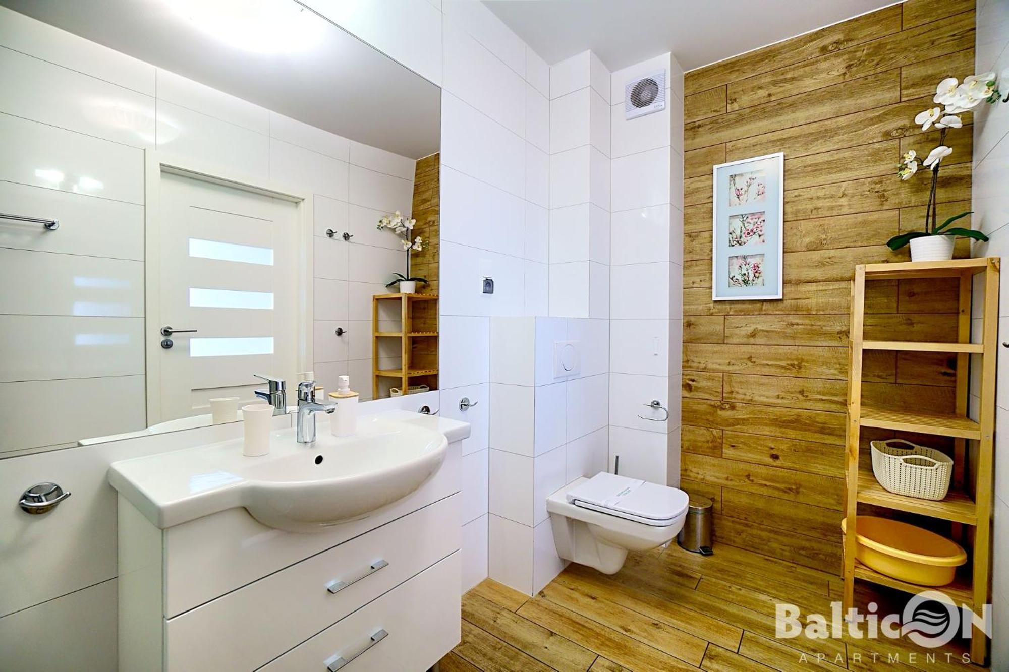 Apartamenty BalticON Polanki - Sauna, Fitness inclusive - Basen latem, Pool im Sommer