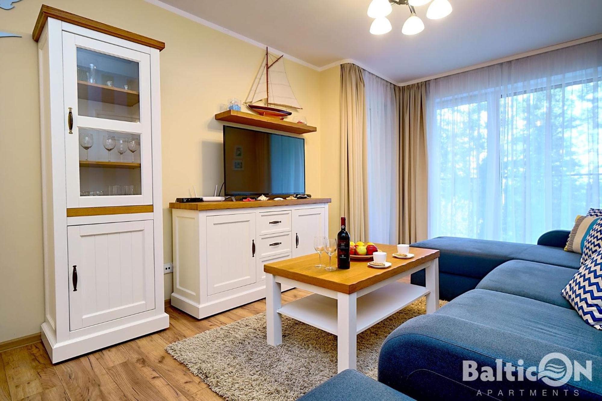 Apartamenty BalticON Polanki - Sauna, Fitness inclusive - Basen latem, Pool im Sommer
