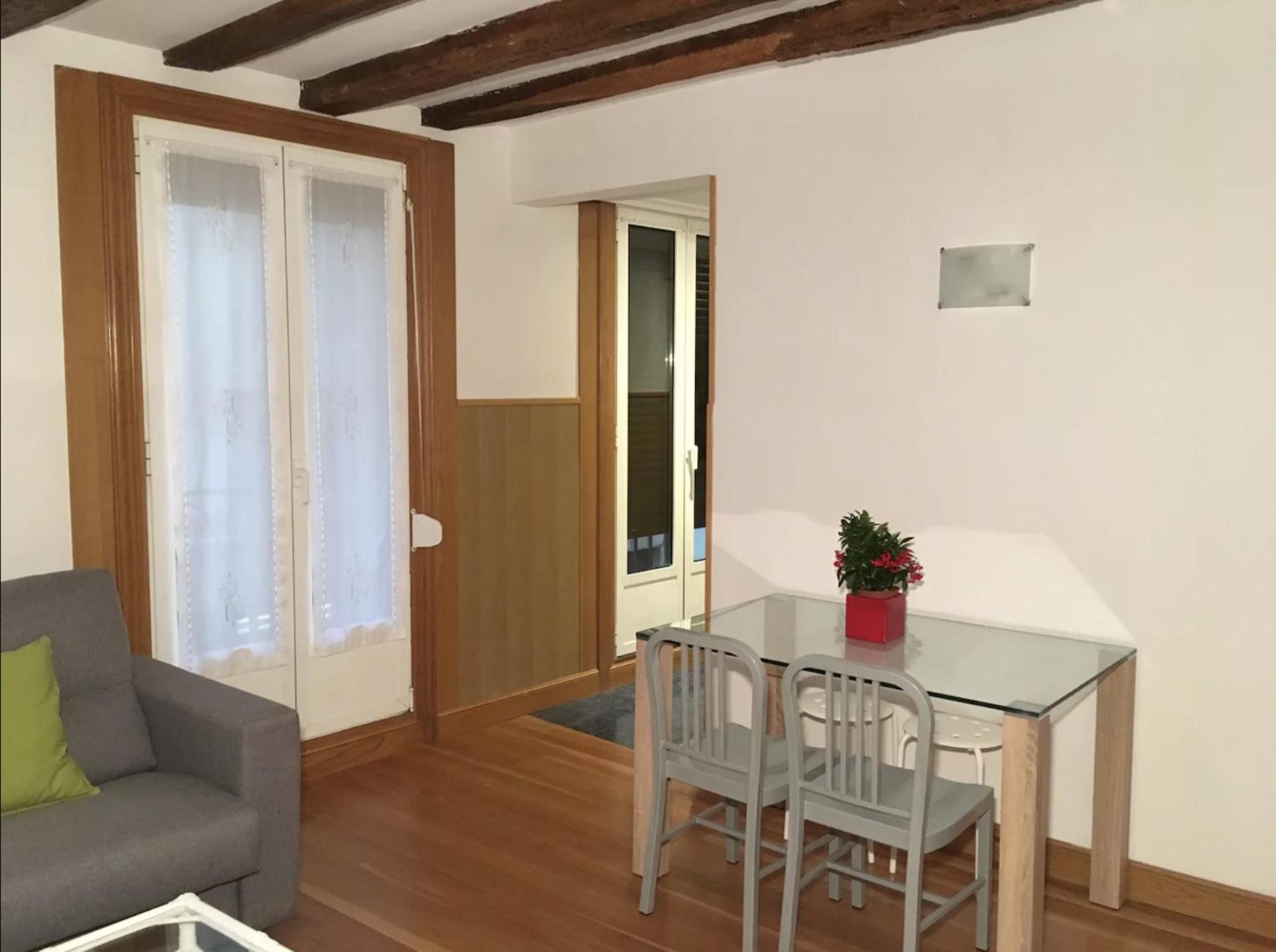 Cómodo apartamento en la Parte Vieja, Old Town