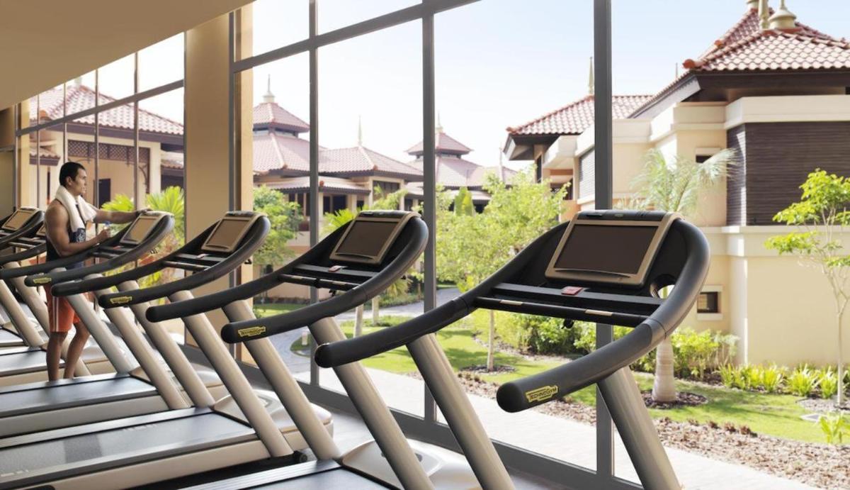 Royal Amwaj Apartments at Anantara, Palm Jumeirah, Free beach and pool access