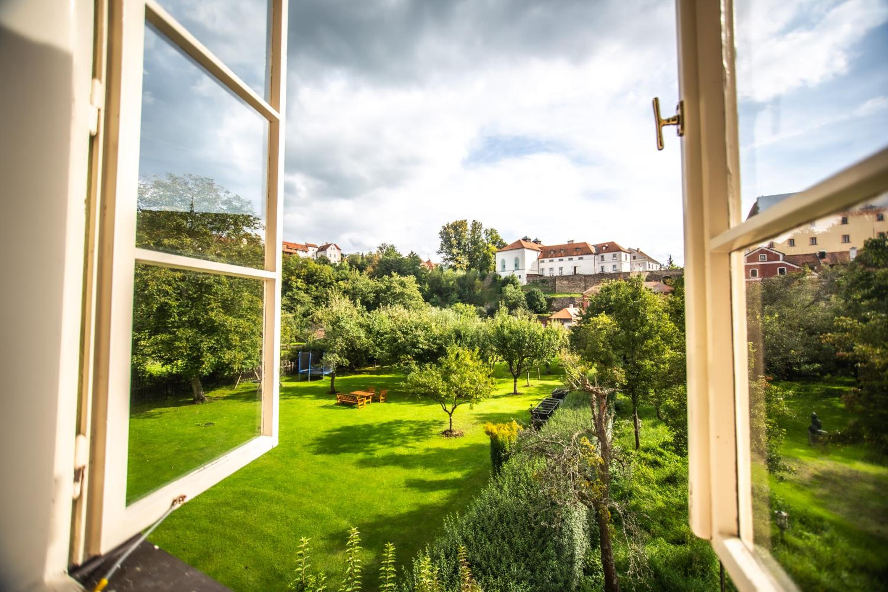 Orangerie Garden by KH