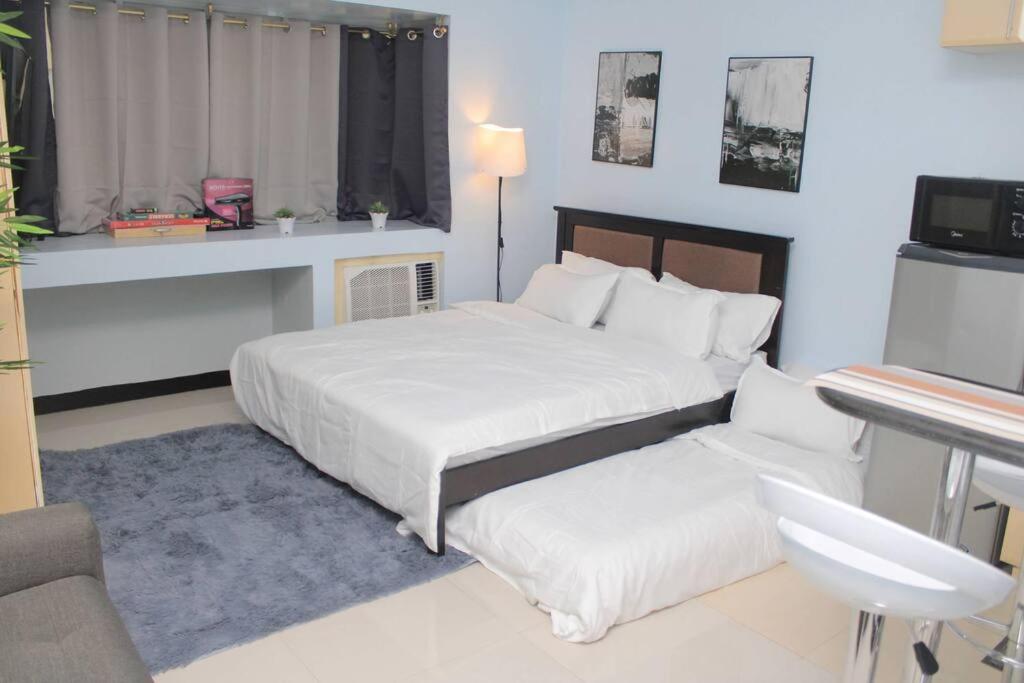 A2J Executive Studio Suite Near Venice Mall BGC view 3