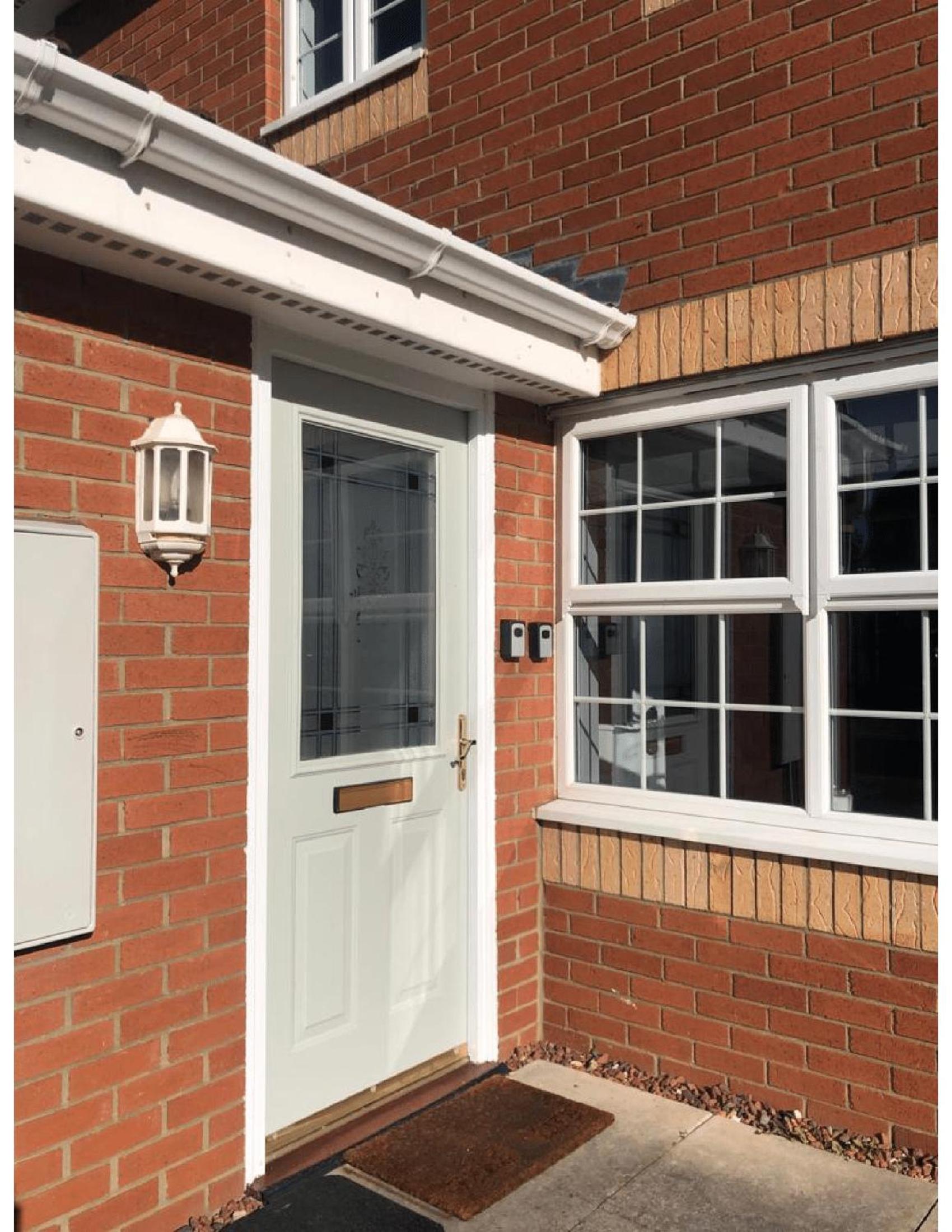 Perfectly placed 3 bed home in a peaceful close view 2