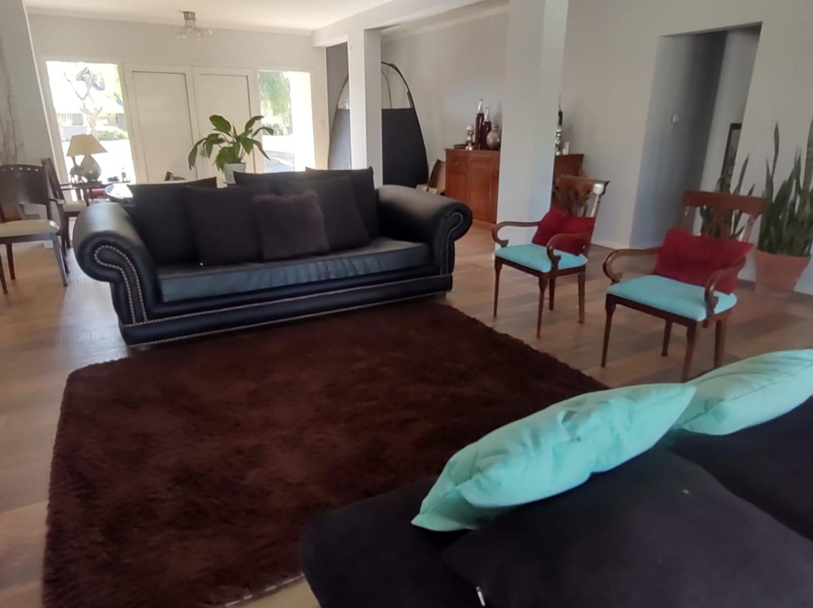 CASA 6 A Malibú 3km del Aeropuerto Podes dejar tu auto